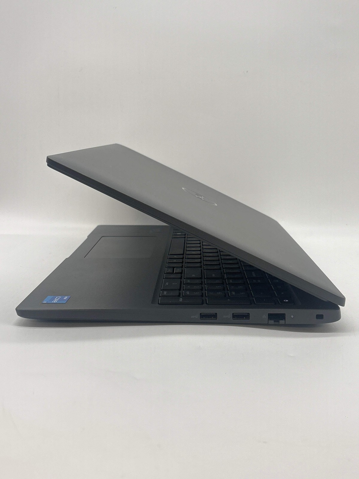 Dell Latitude 3540 15.6″ Intel Core i5-1335U 8GB RAM 256GB SSD Black – Used