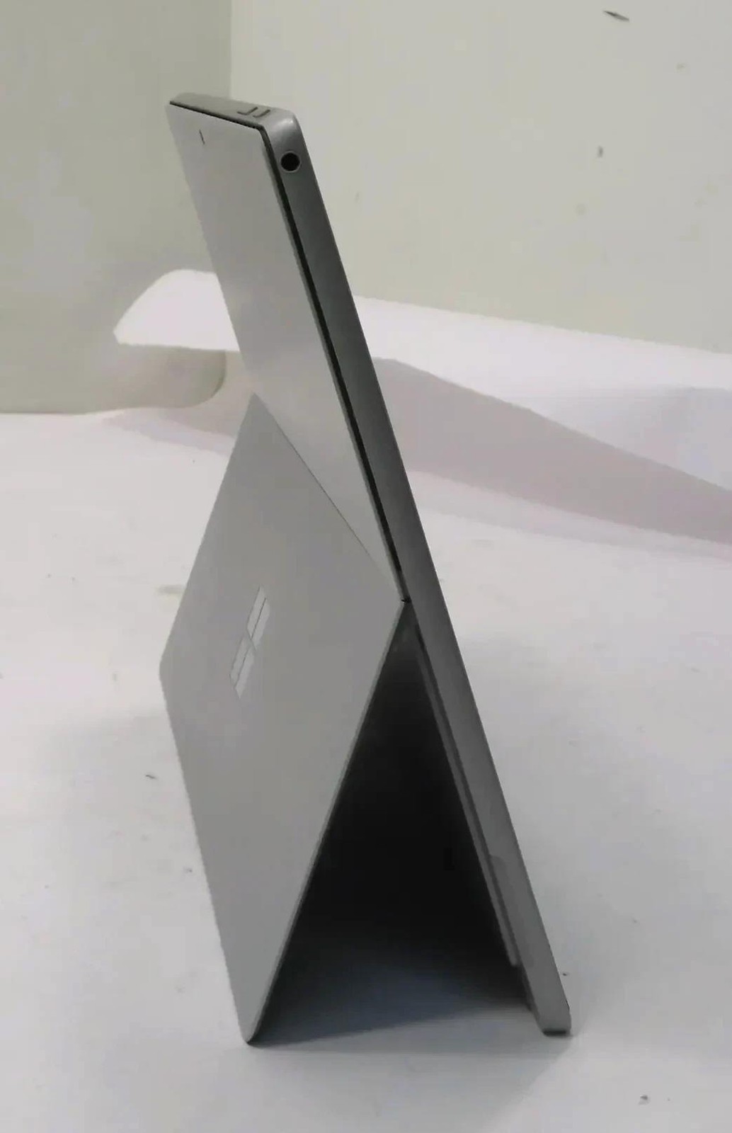 Microsoft Surface Pro 5 1796 Core i5-7300U 2.6GHz 4GB 128GB