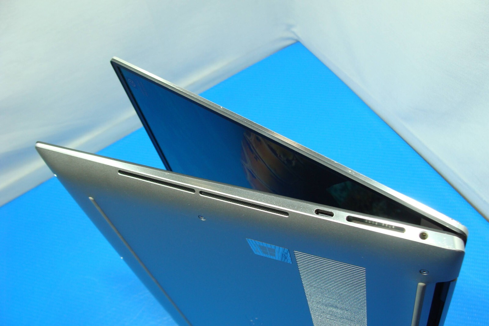 Dell XPS 15 9510 15.6″FHD+ Intel Core i5-11400H 2.7GHz 8GB 256GB SSD Win 11 Pro