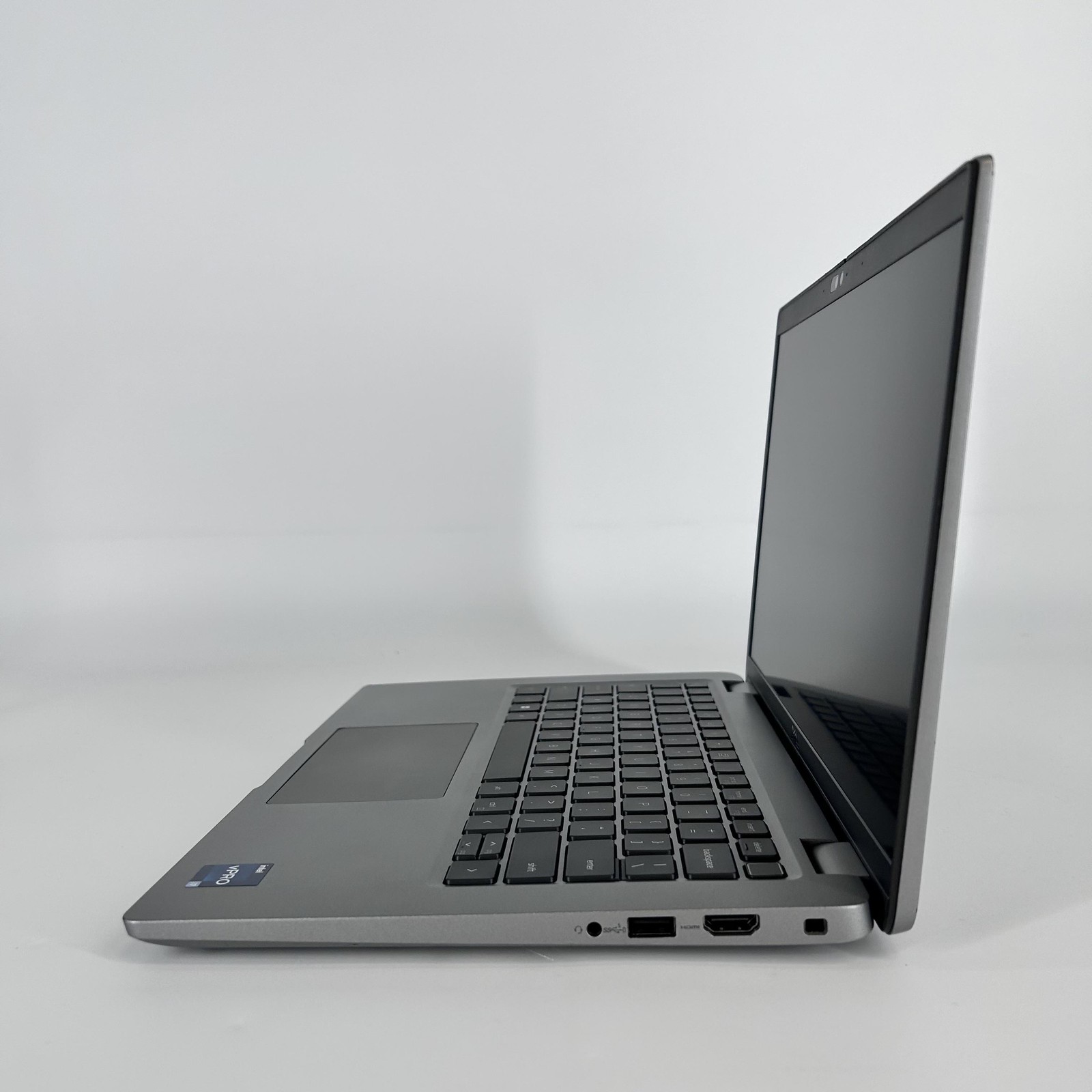Dell Latitude 5440 14 Gray FHD 1.8 GHz i7-1365U 16GB 512GB SSD Good – WORN KEY