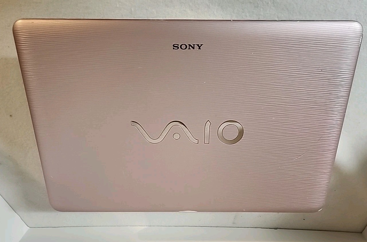 Sony VAIO PCG-7184L 15.6″ Laptop Pink With Black Base. For Parts Only No HD/RAM