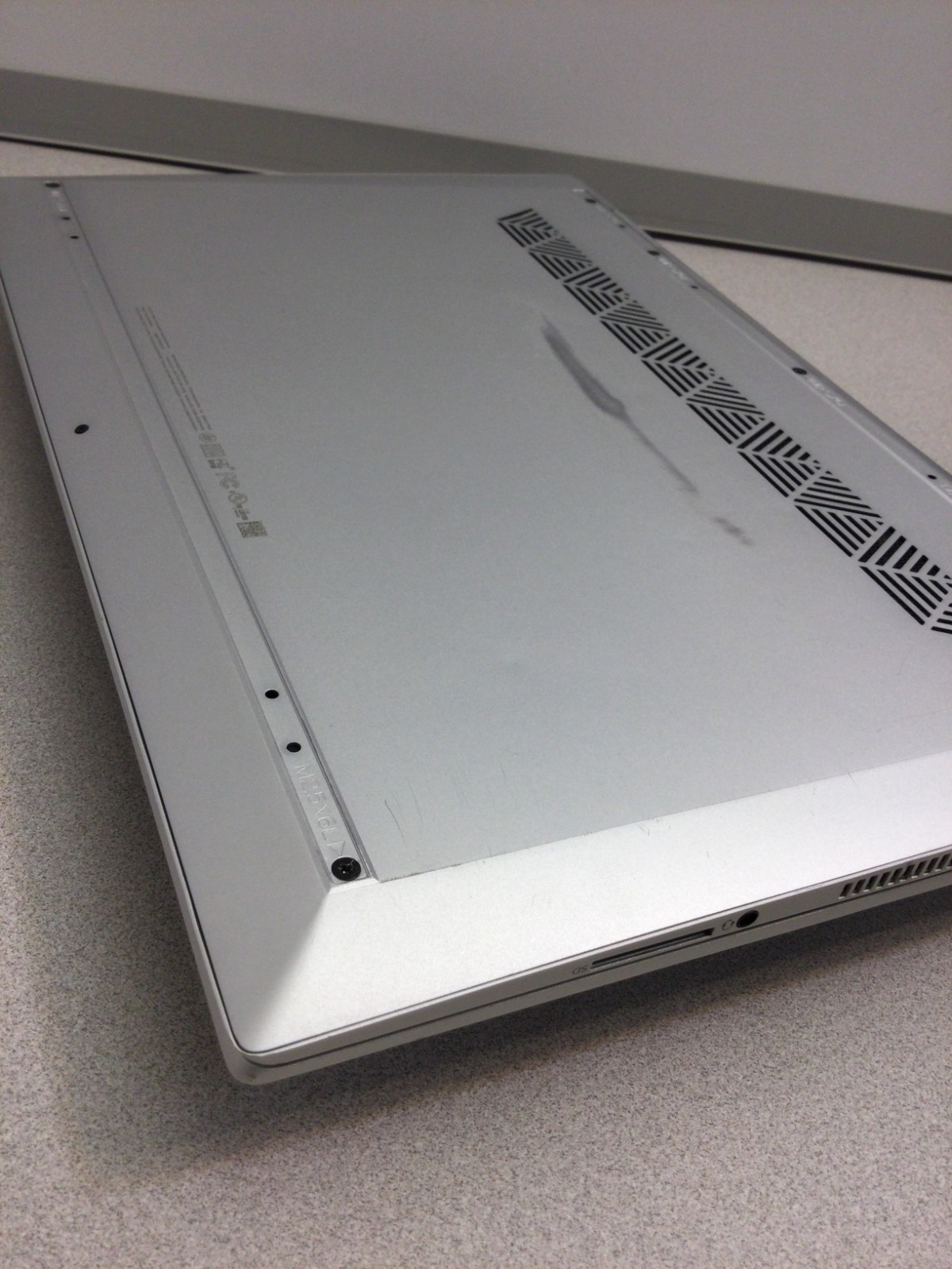 HP Envy x360 Convertible 15m-dr1xxx 15.6″Touch /i7-10510U/16GB/256GB SSD 1.80ghz