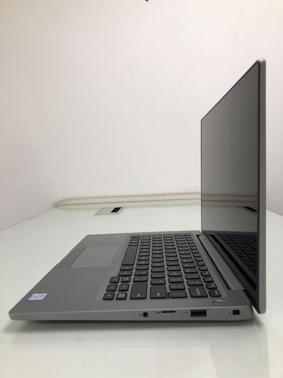 Dell Latitude 7400 i7 8th Gen 16GB RAM 256GB SSD Touchscreen Fingerprint FHD