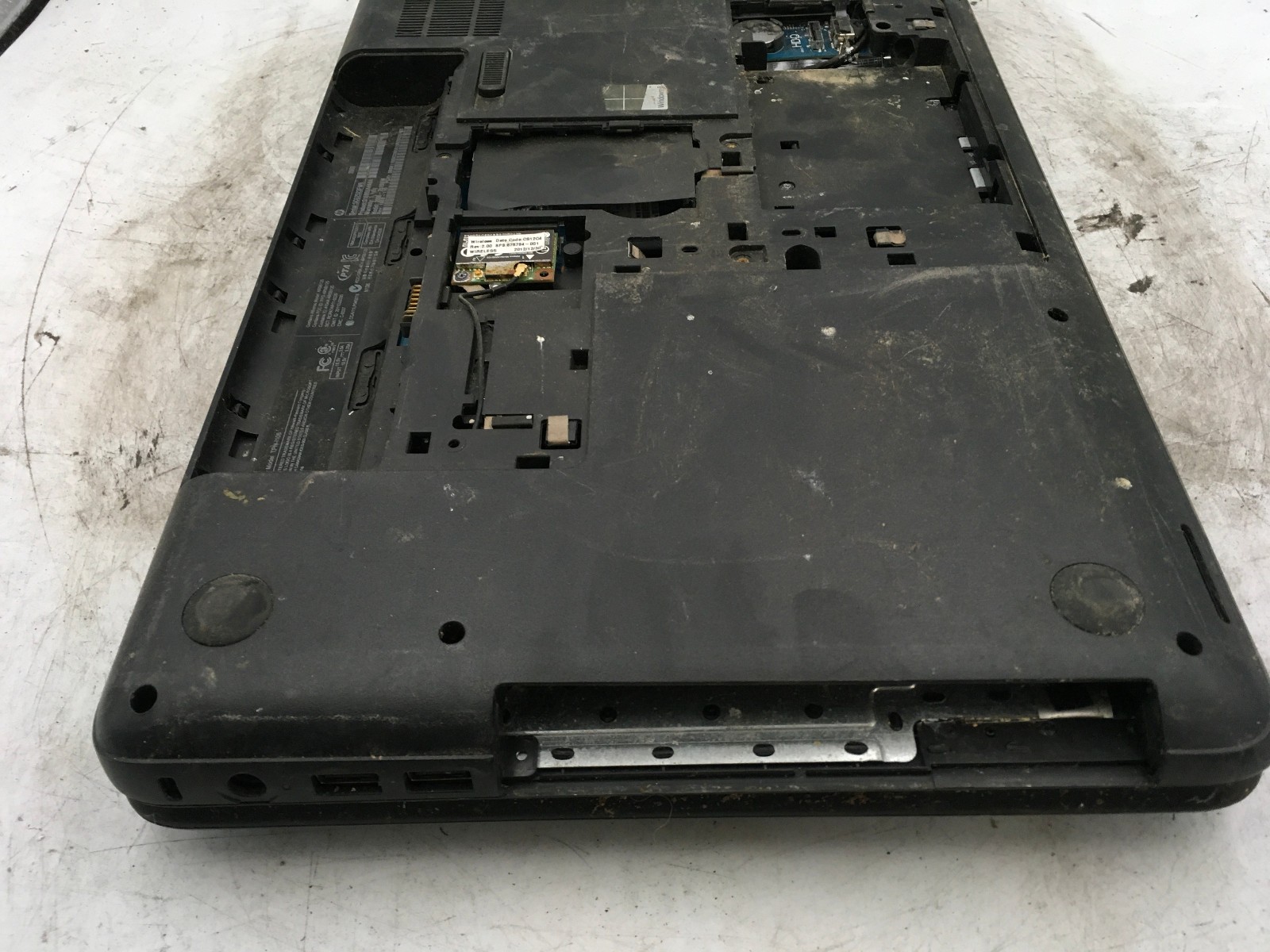 HP 2000-2B19WM – FOR PARTS/REPAIR – AMD E300 – NO RAM – 15″ -READ DESCRIPTION-BB