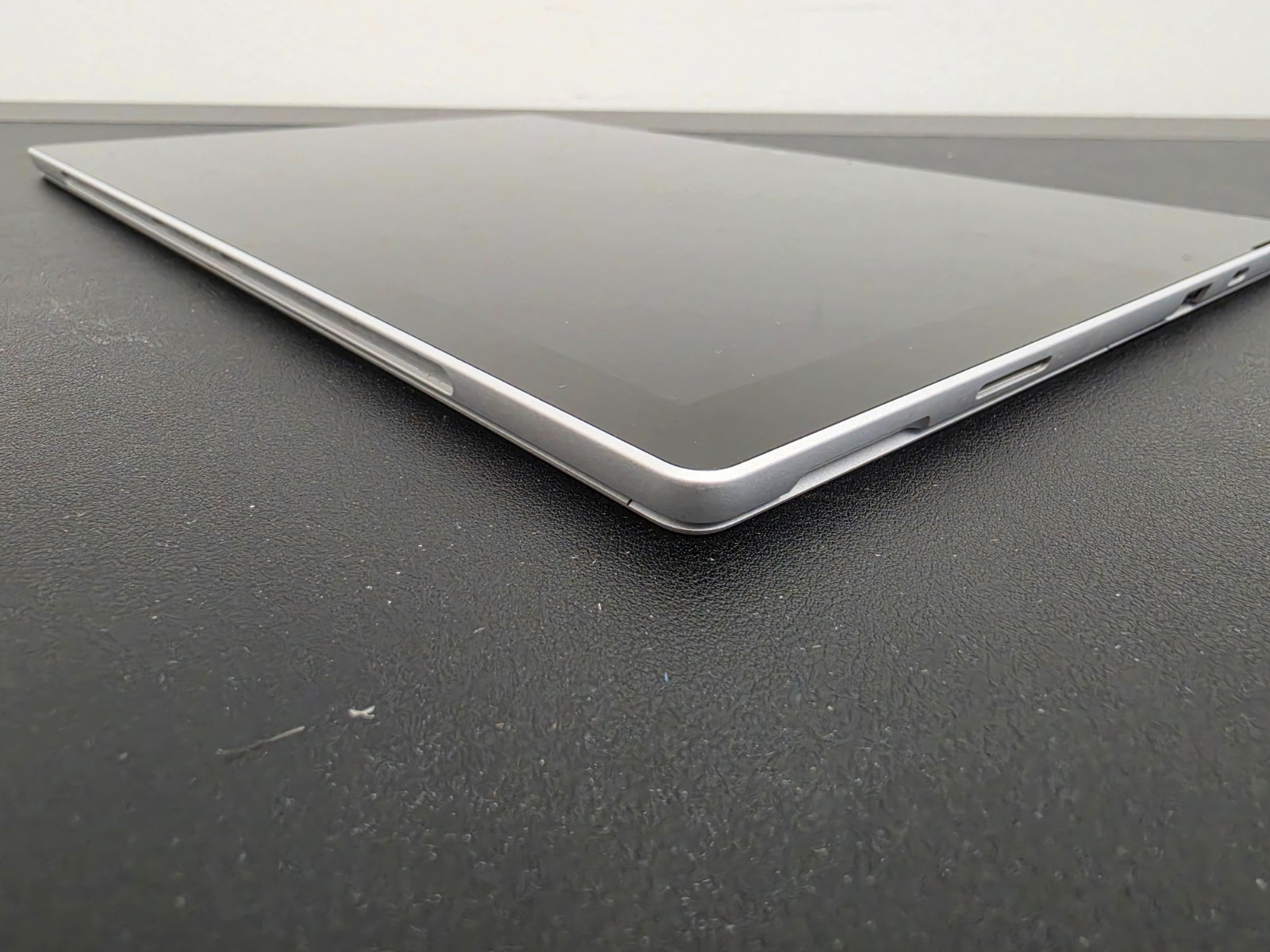 Microsoft Pro 7+ i3-1115G4 8GB Ram 128GB SSD Win 11 Pro