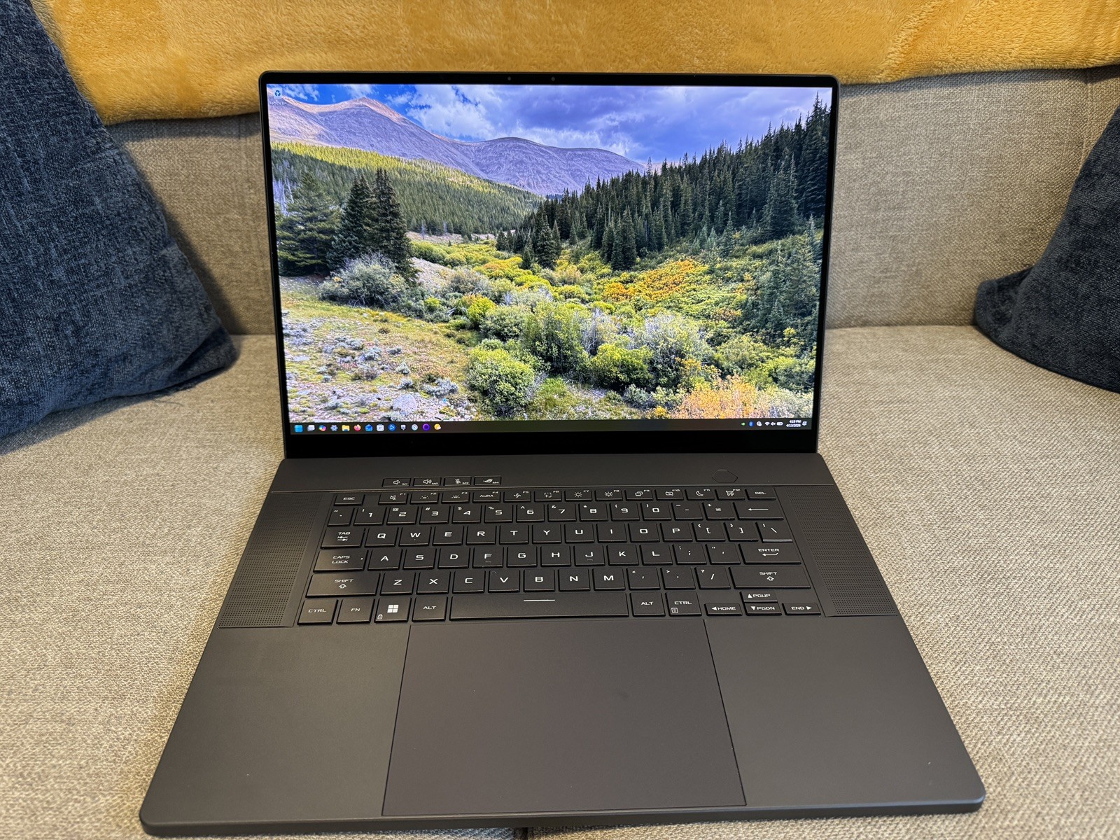 Asus ROG Zephyrus G16 GU605 240Hz QHD+ 2.5GHz Ultra 9 185H 16GB 1TB SSD RTX 4070