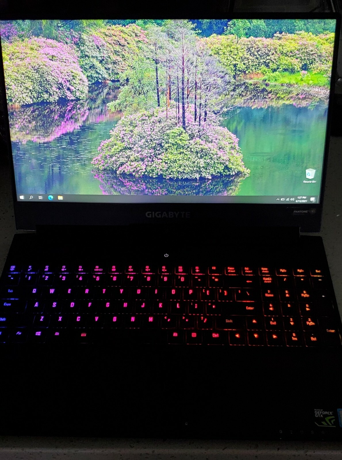 Gigabyte Aero 15 Laptop (Intel Core i7 / NVIDIA GTX 1060)