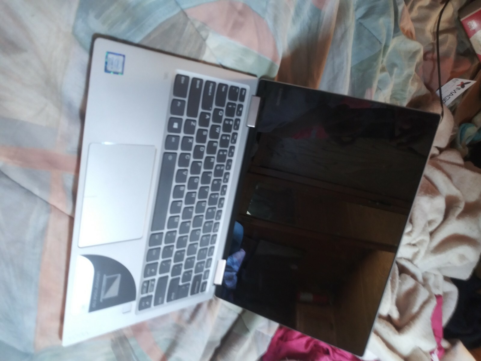 Lightly used lenovo yoga 720-13ikb 2 in 1 silver laptop