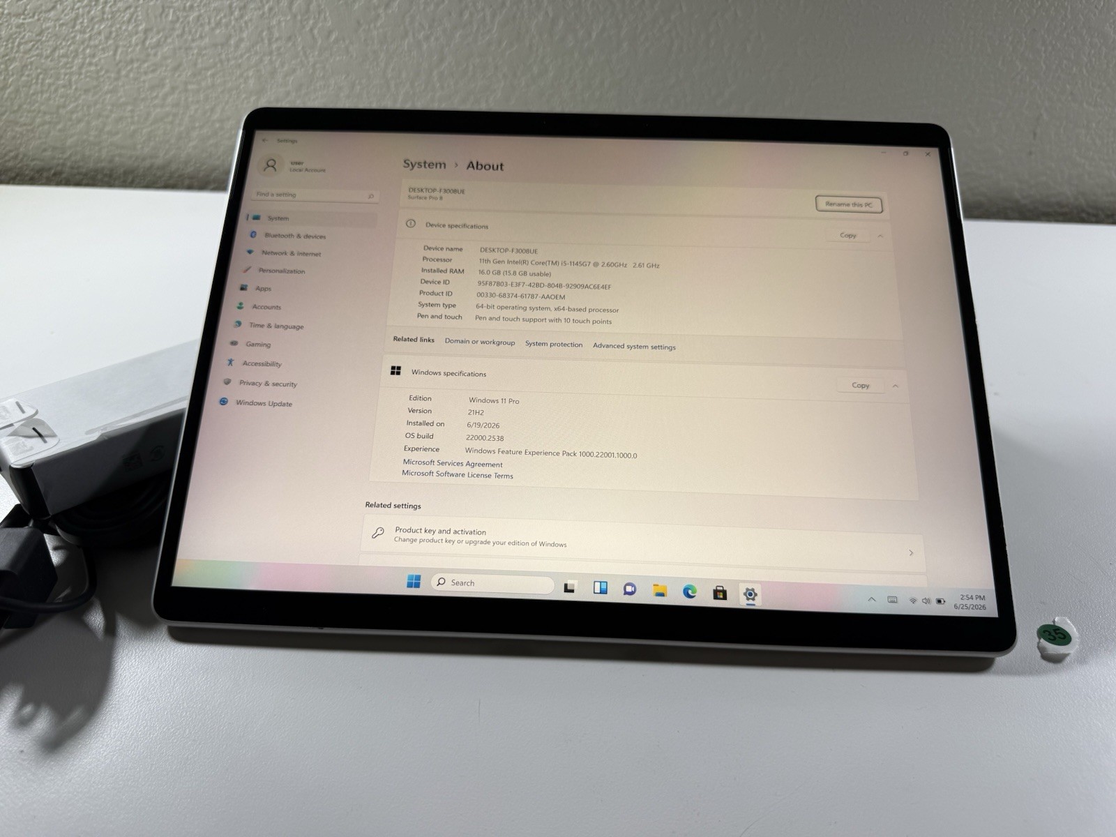 Microsoft Surface Pro 8 (1982) i5-1145G7 – 16GB RAM – 256GB 120Hz – Win 11 Pro