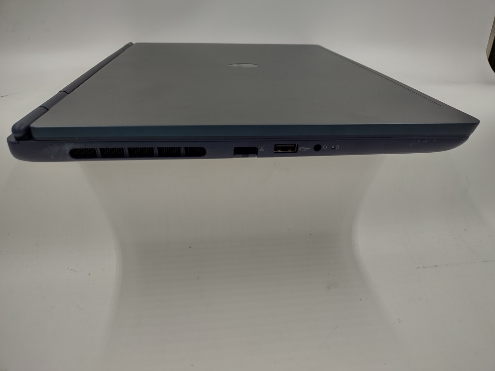 Alienware 16 Aurora – 16″ – Intel Core 7 – 16GB RAM – 1TB SSD – GeForce RTX 5050