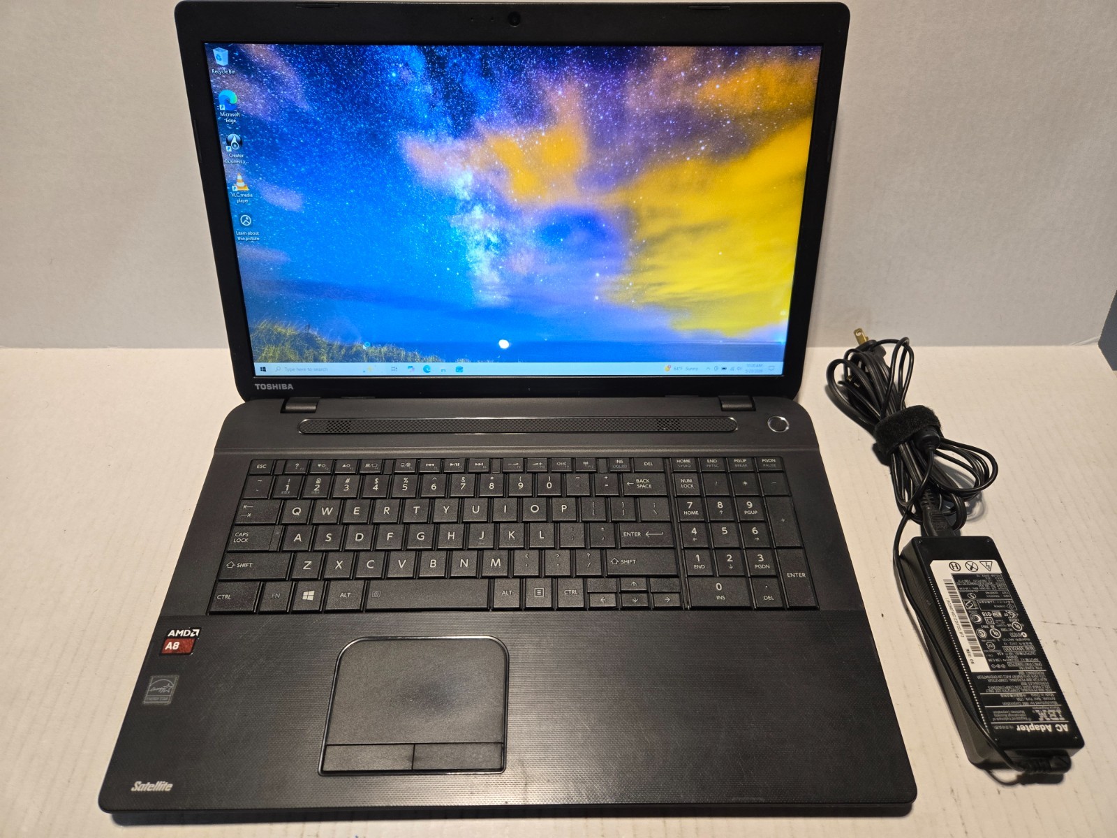 Toshiba Satellite C75D 17.3″ Laptop AMD A8-6410 6GB 750GB Win-10 DVD-RW Web-Cam