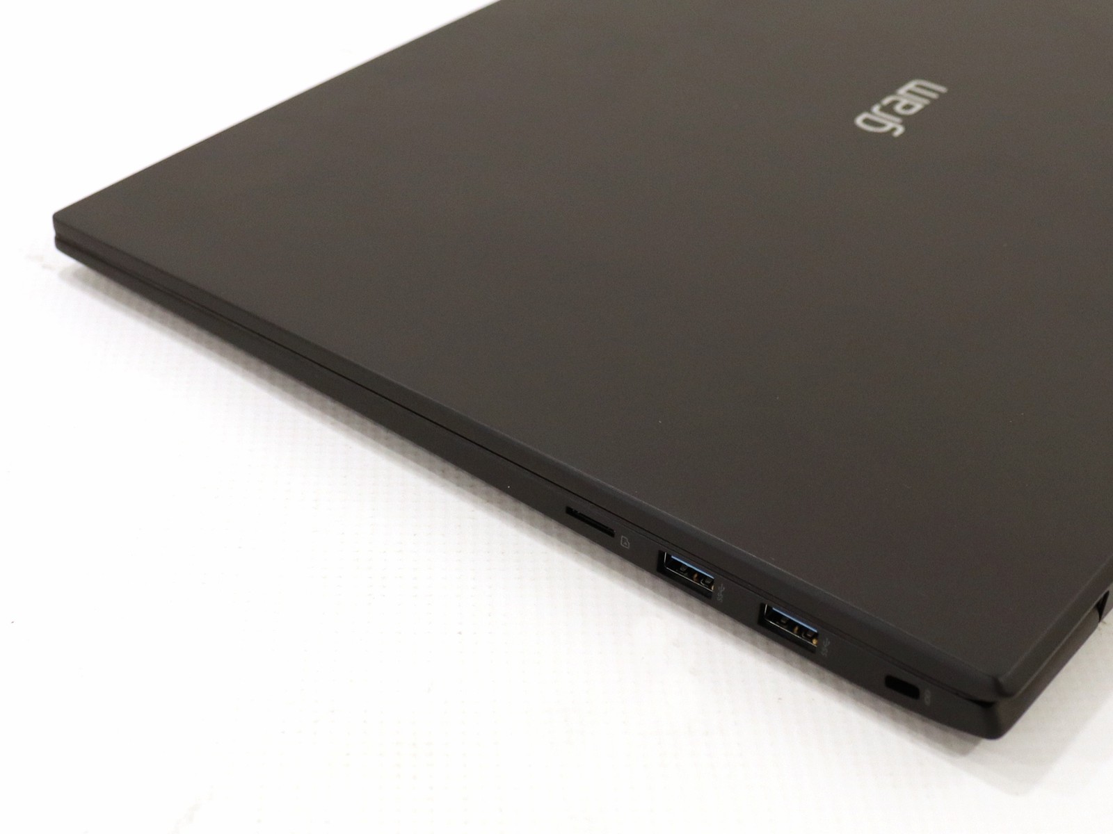 LG Gram 17Z90Q-K.AAB8U1 17″ Intel Core i7-1260P 16GB 1TB NVMe Win 11 Home