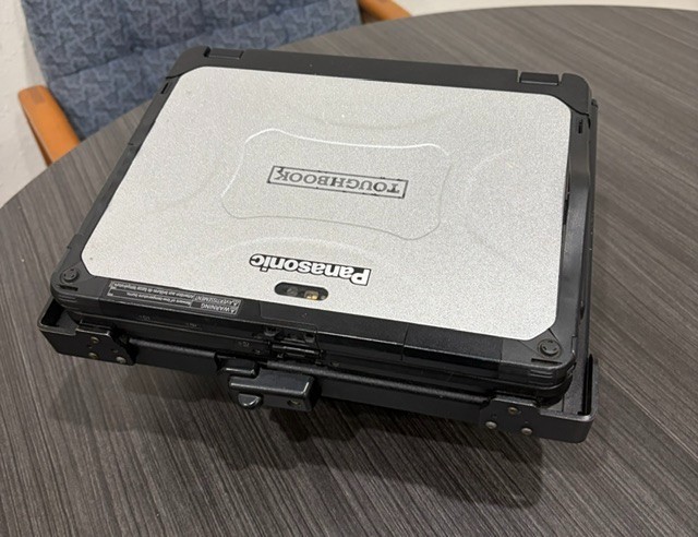 Panasonic Toughbook CF-20, i5-7Y57, 8GB, No SSD (W/ CF-CDS20VM Docking station)