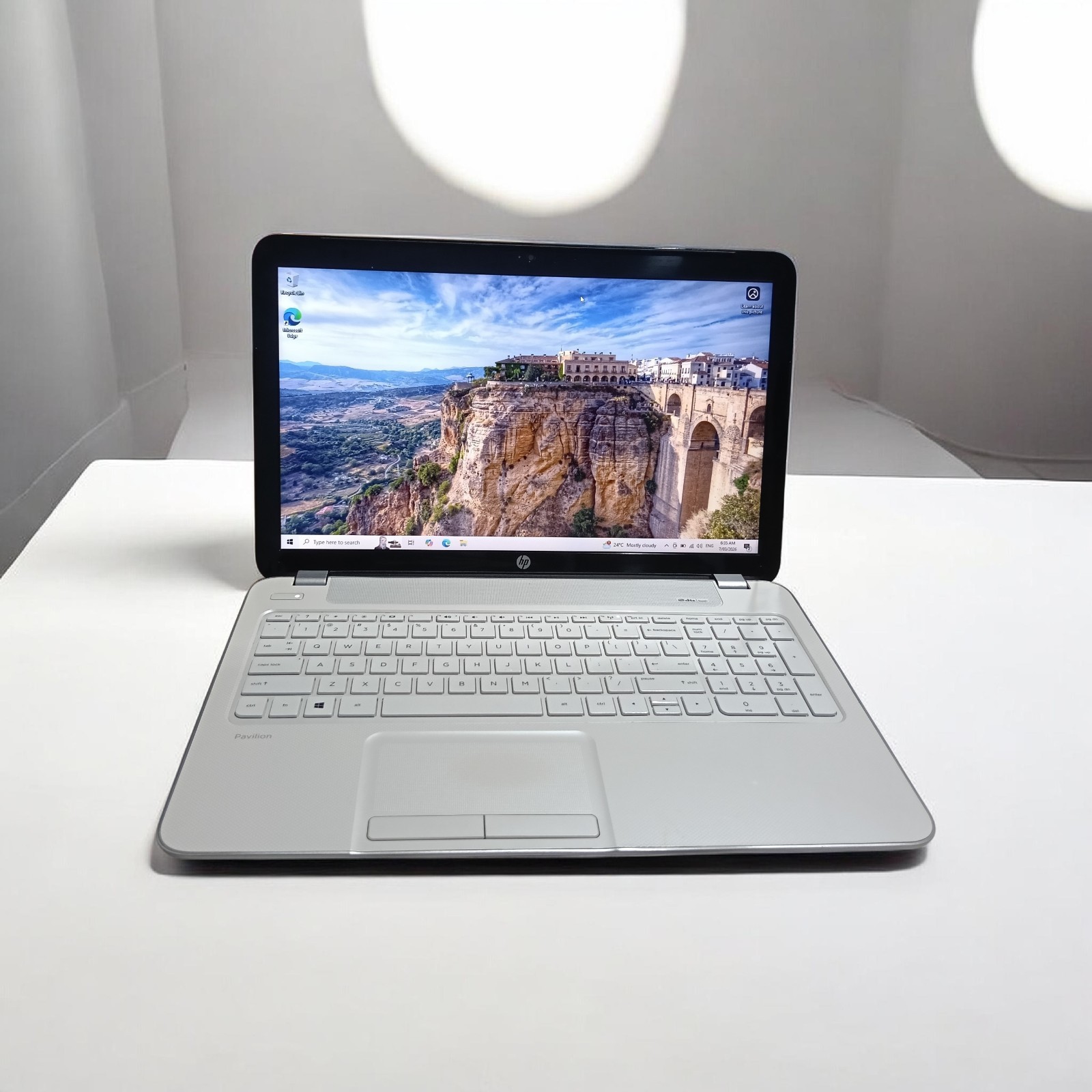 8+250GB | AMD A6 | ms office + win 11 | HP 15” AS IS