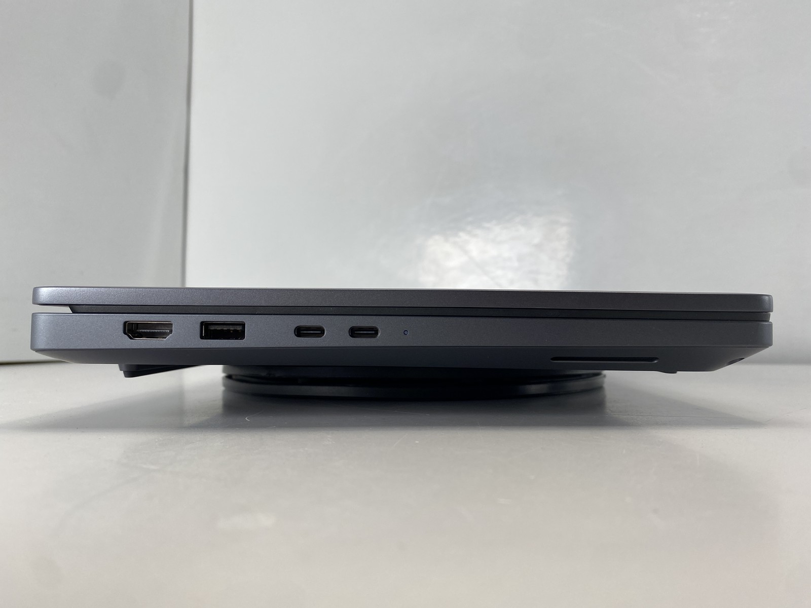 Dell Laptop Pro Max 14 MC14250 14″ Intel Core 7 265H 512GB- Gray