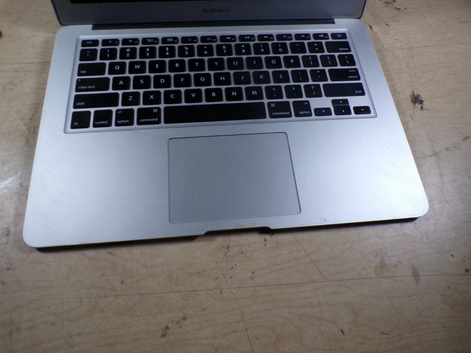 MACBOOK AIR “CORE I5” 1.3 13” (MID-2013) 1.3 GHZ CORE I5 (I5-4250U) 4GB RAM