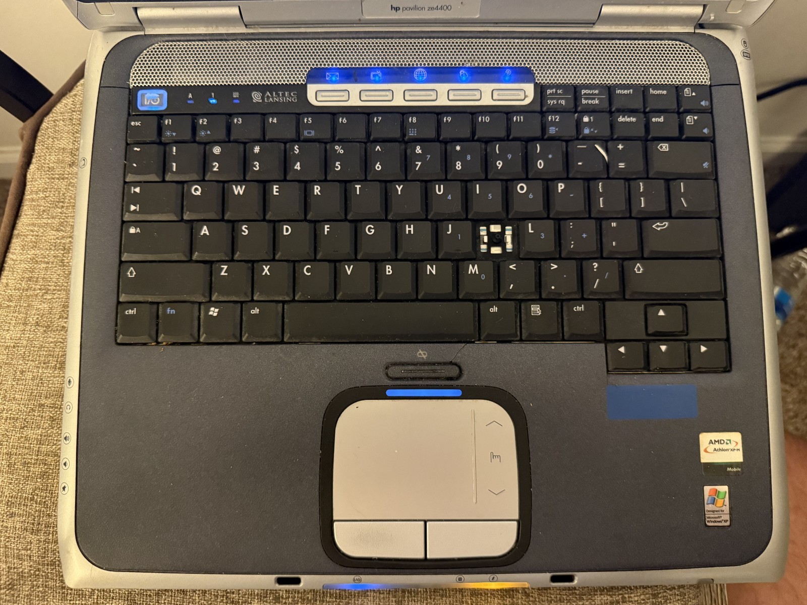 HP Pavilion ze4400 Laptop XP Pro AMD Athlon XP 2200+ 960MB RAM 30GB HDD