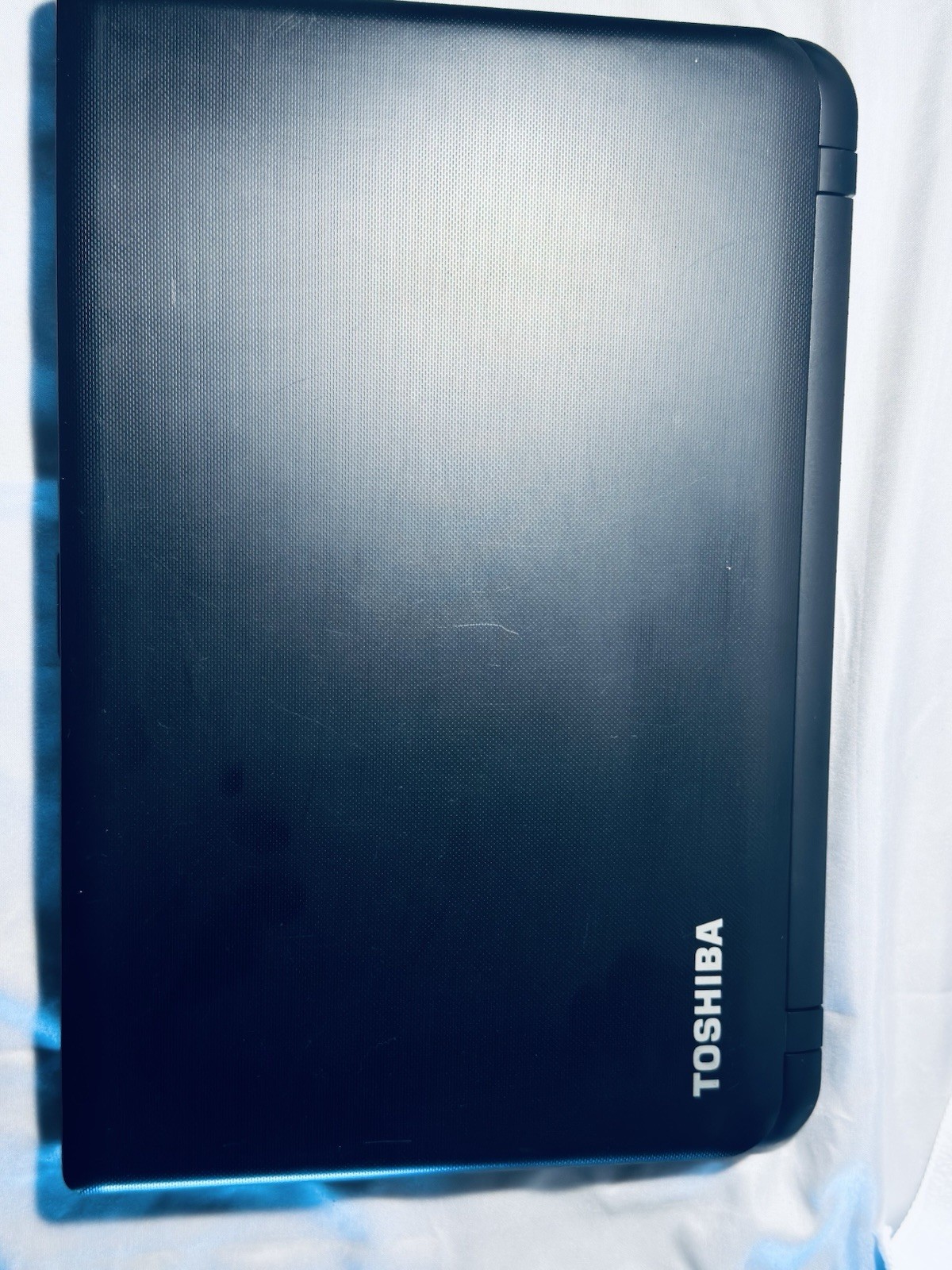 Toshiba Satellite C50-B 15.6″ Core i5 8GB RAM 1TB HDD Windows 8.1 Black