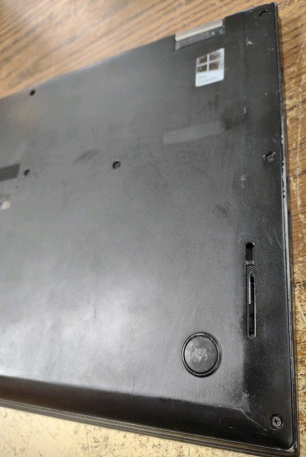 Lenovo ThinkPad X1 Carbon 4th Gen 14″ i7-6600U, 16GB Ram, 256GB SSD.