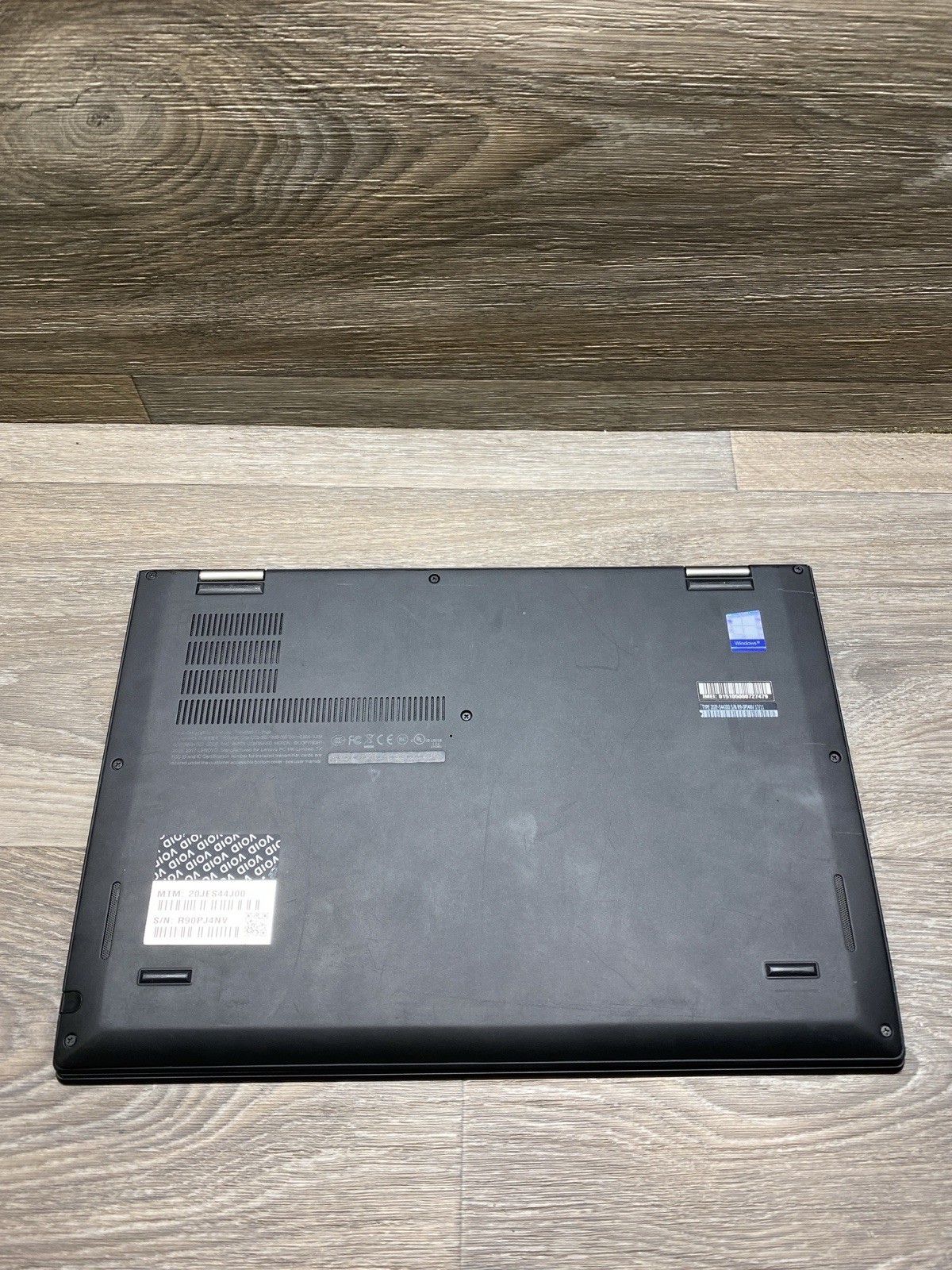 LENOVO ThinkPad X1 Yoga Gen 2 2-in-1 14″ QHD Touch I7-7600U 256GB 8GB laptop