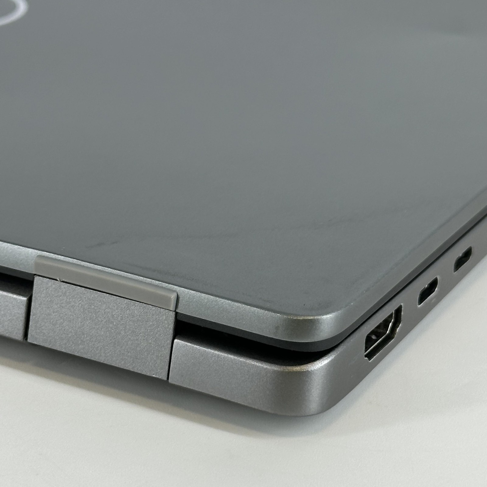 Dell Latitude 7450 14 QHD+ TOUCH 3.8 GHz Ultra 7 165H 32GB 256GB SSD BENT FRAME