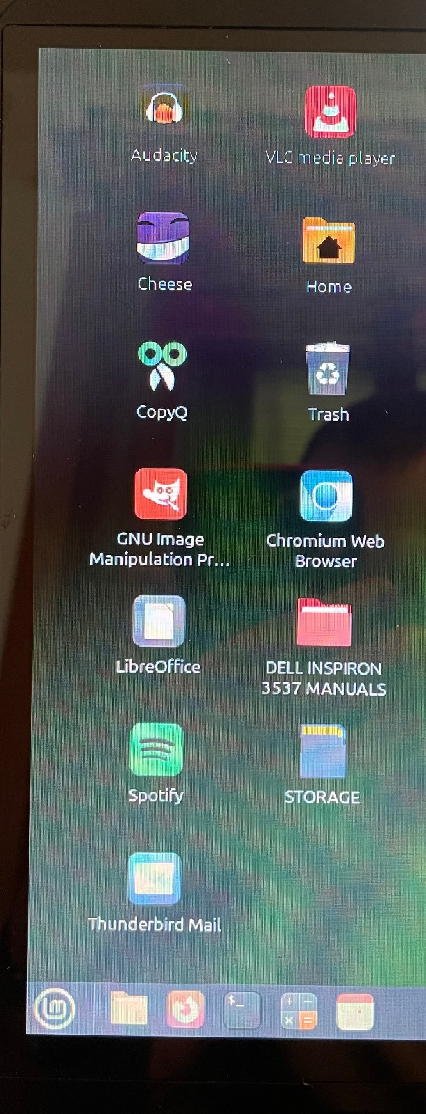 DELL INSPIRON 15-3537 Laptop 15″ *TOUCH* i3 256gb+1tb Linux Mint 22.3-extras-24
