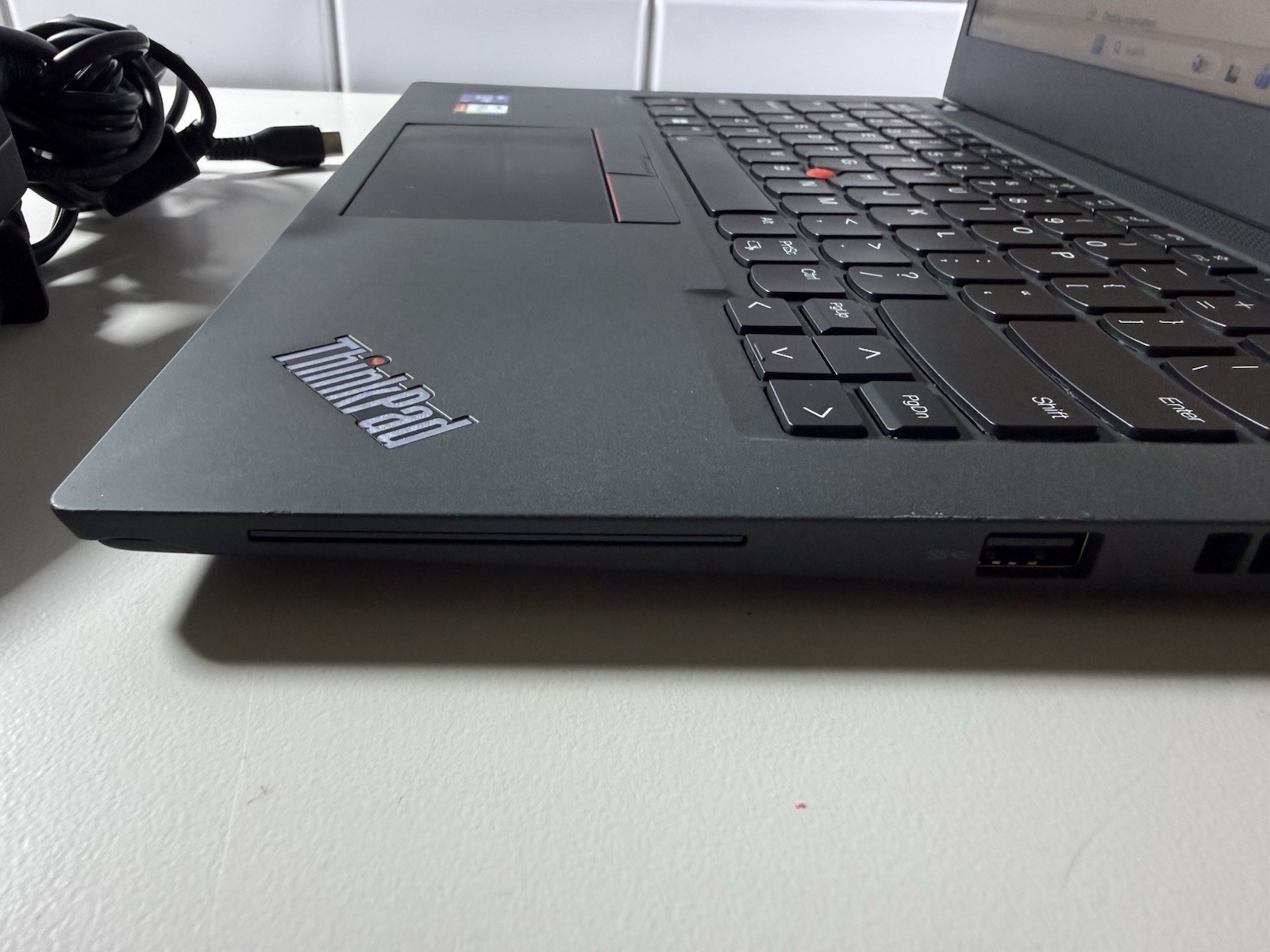 Lenovo ThinkPad T14s Gen 2 i7-1185G7 32GB 14″ FHD 128GB WWAN 4G Touch Read”