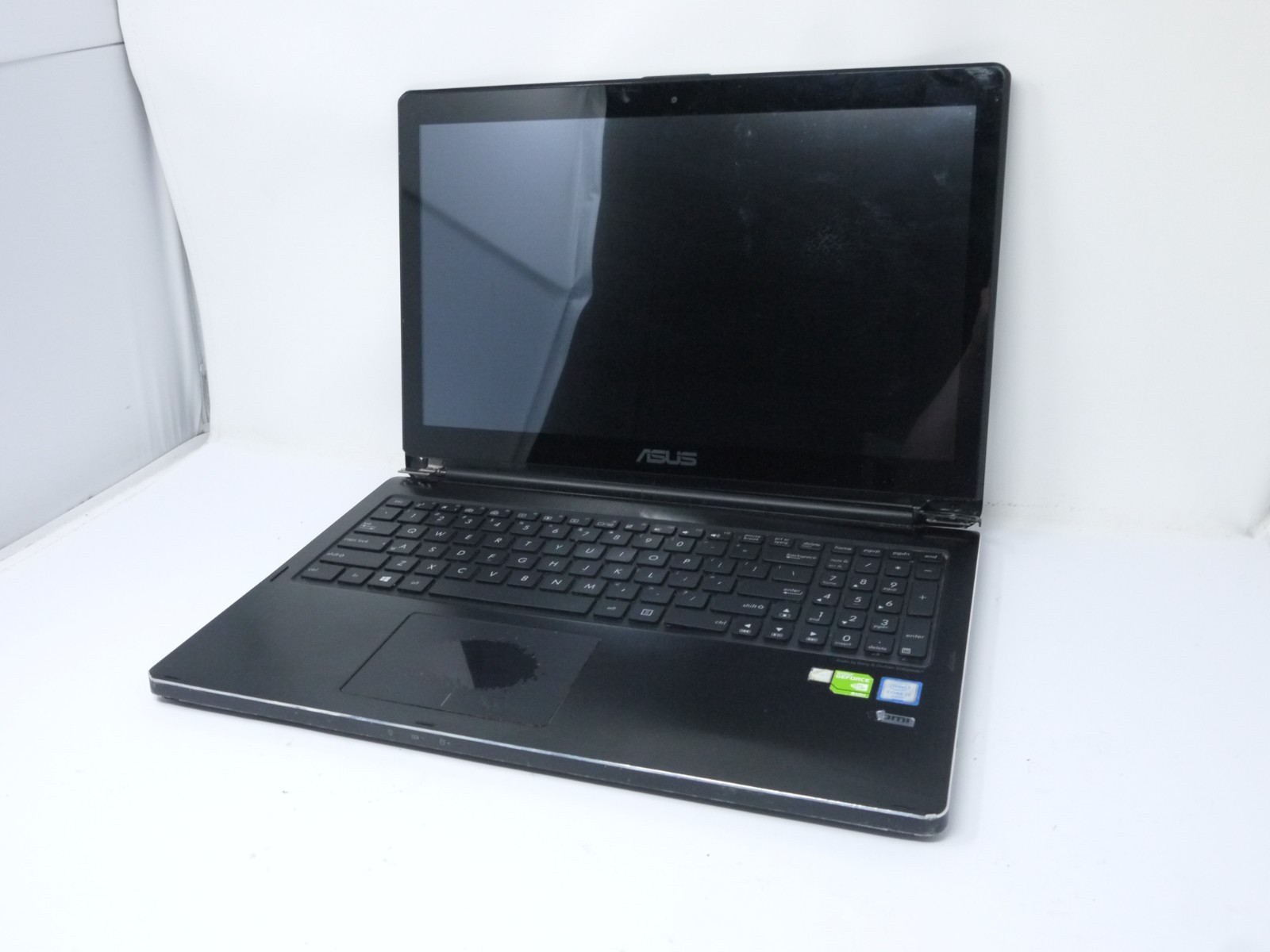 Asus Q552U 15.6” Gaming Laptop – i7-6500U / 12GB / GeForce 940M – For Repair