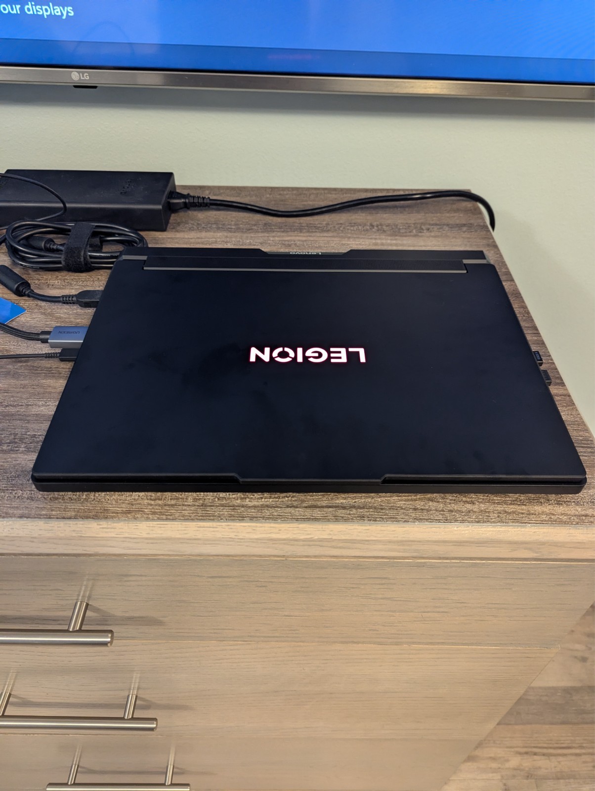 Legion Pro 7i RTX 5090 32GB 16″ OLED Intel Core Ultra 9 275HX