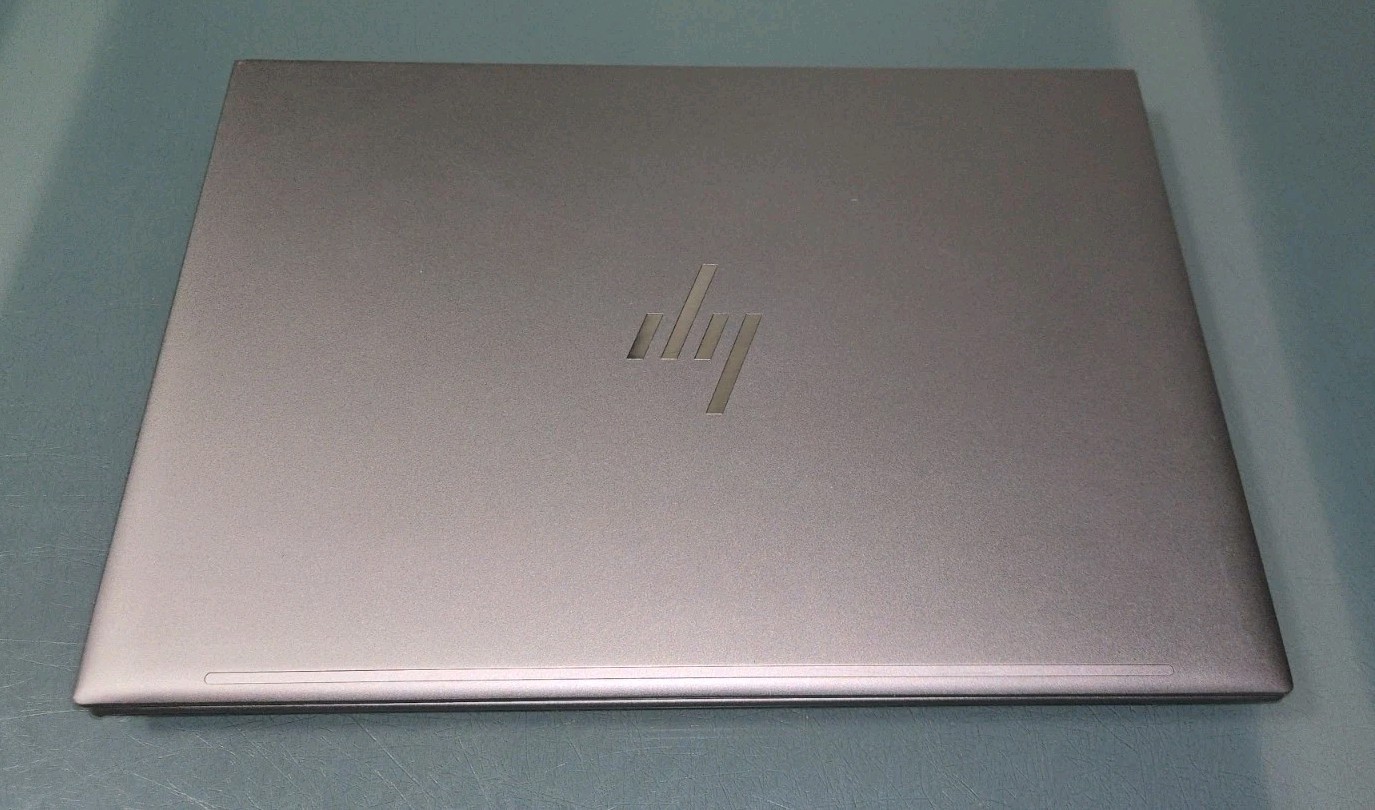 HP ZBook Firefly G11 14″ FHD+ ULTRA 5 135U – 512GB SSD – 32GB W11 Backlit – FAST