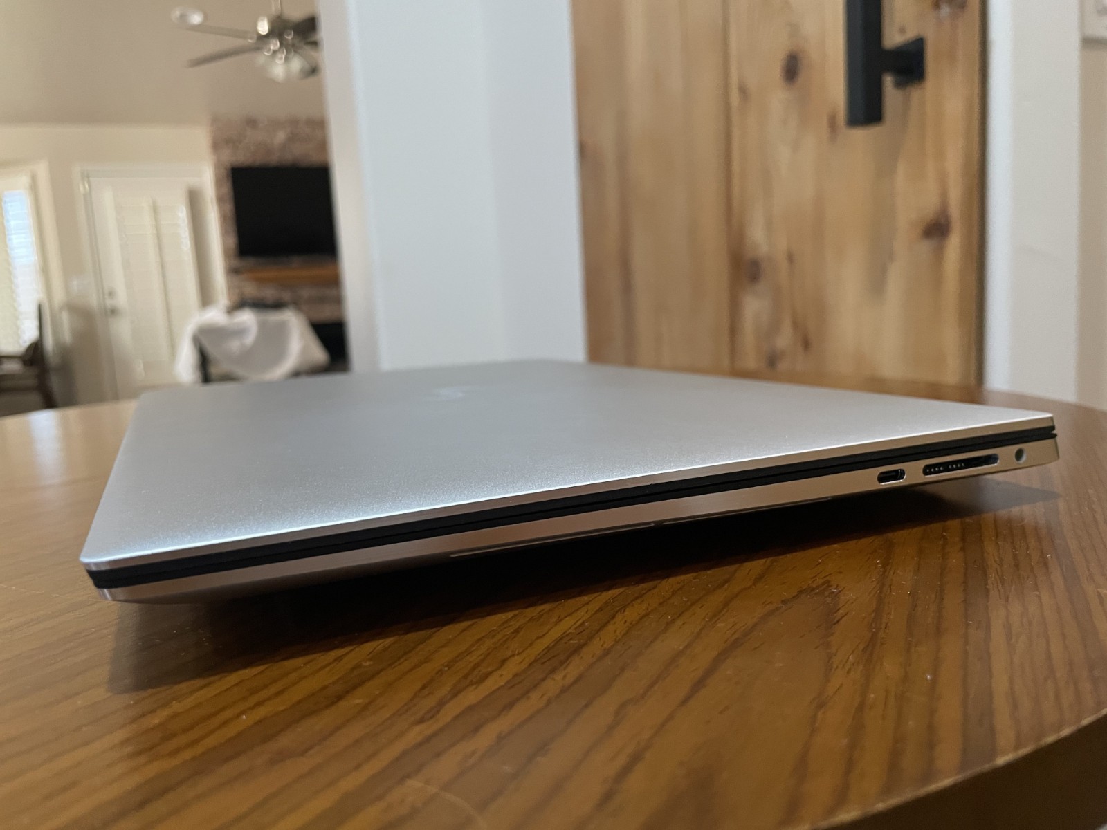 Dell XPS 15 9530 3.5K OLED Touch i7-13700H 32GB 1TB SSD RTX 4050 – 98% Battery