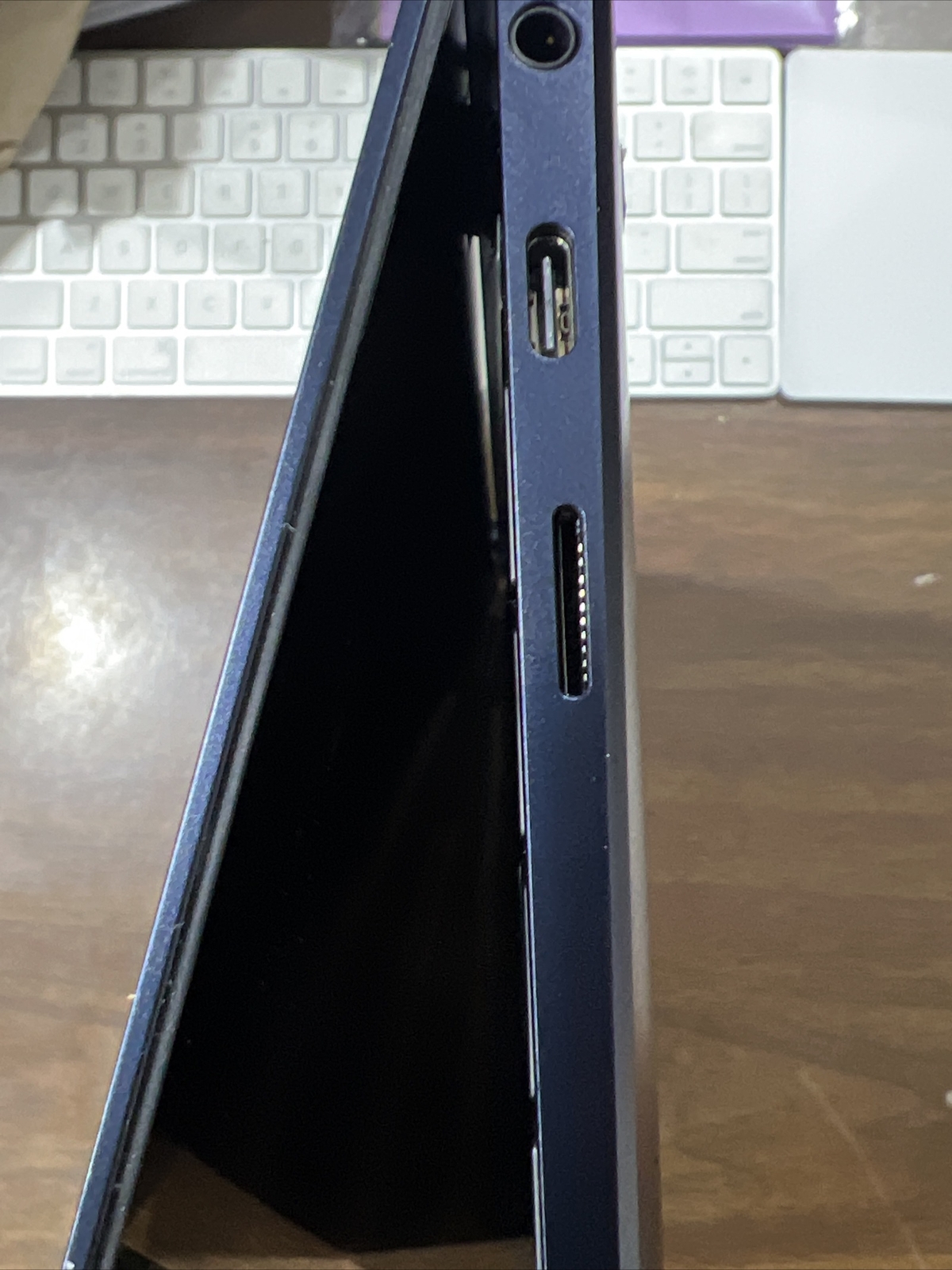 Samsung Galaxy Book Pro 360 NP950QDB-KB2US 15.6″ i7-1165G7 16GB 1TB ISSUE