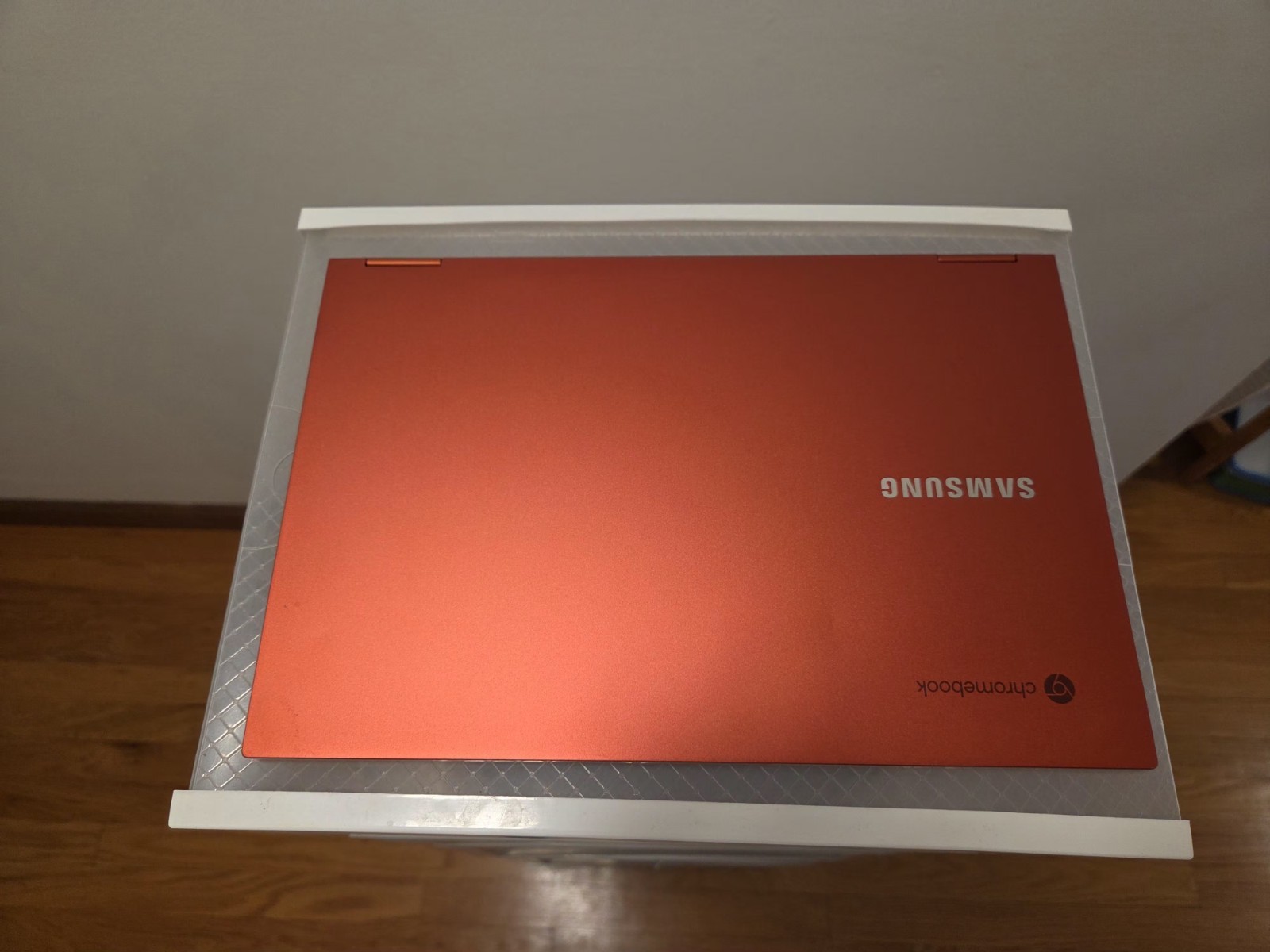Samsung Galaxy 13.3″ 4K Chromebook Intel Core I5, 8GB RAM, 256GB SSD, Fiesta Red