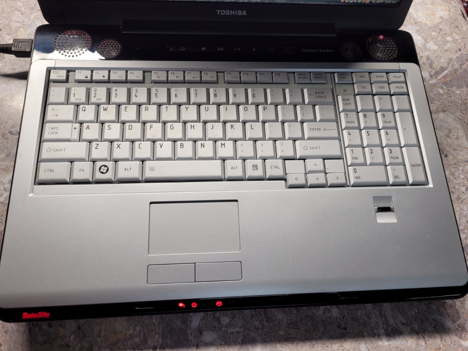 Toshiba Satellite X205 ‘Baby Qosmio’ 1.66ghz 2gb 1tb 8700m GT Retro Gaming Win V