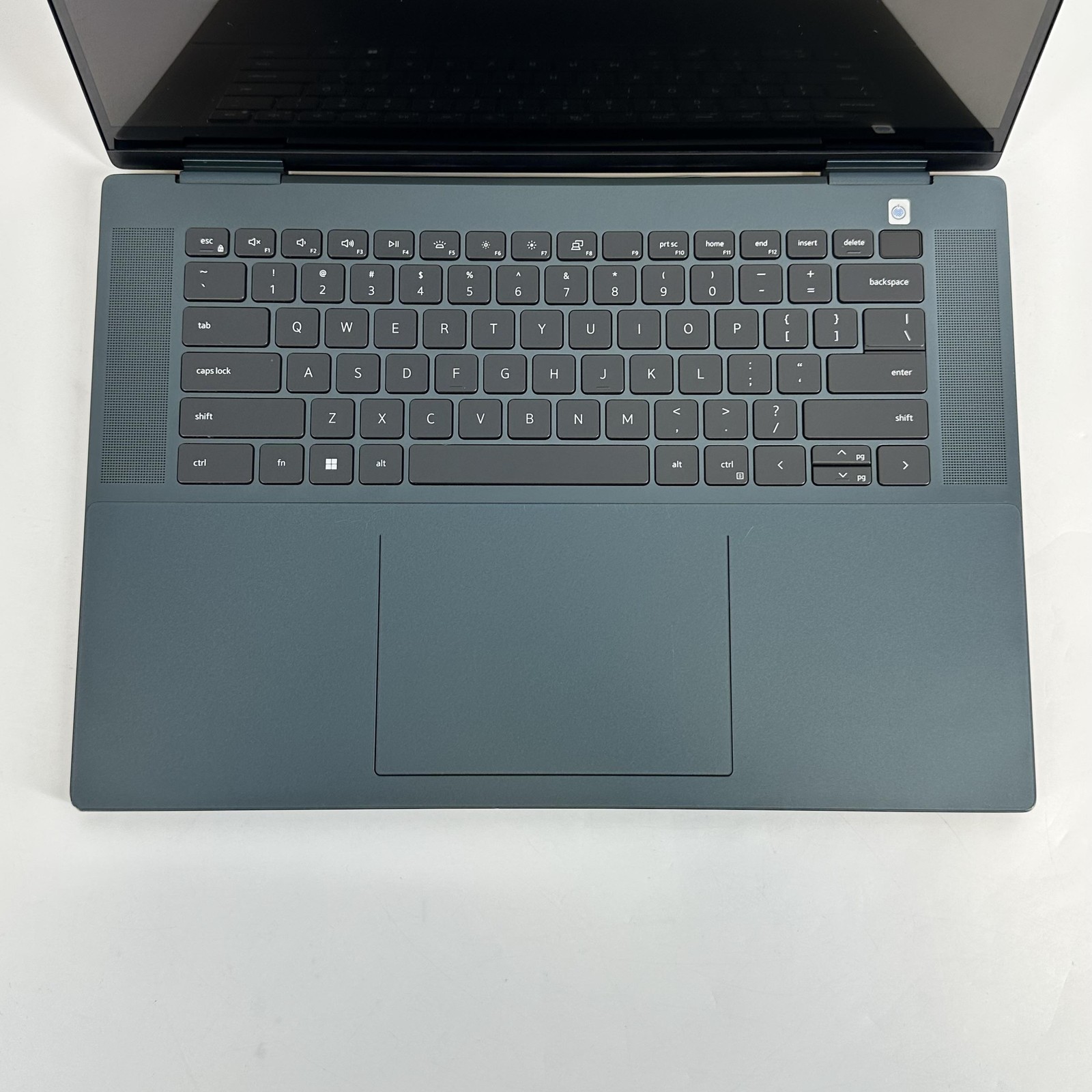 Dell Inspiron 7620 (2-in-1) 16 UHD+ TOUCH 2.1 GHz i7-1260P 16GB 512GB MX550 2048