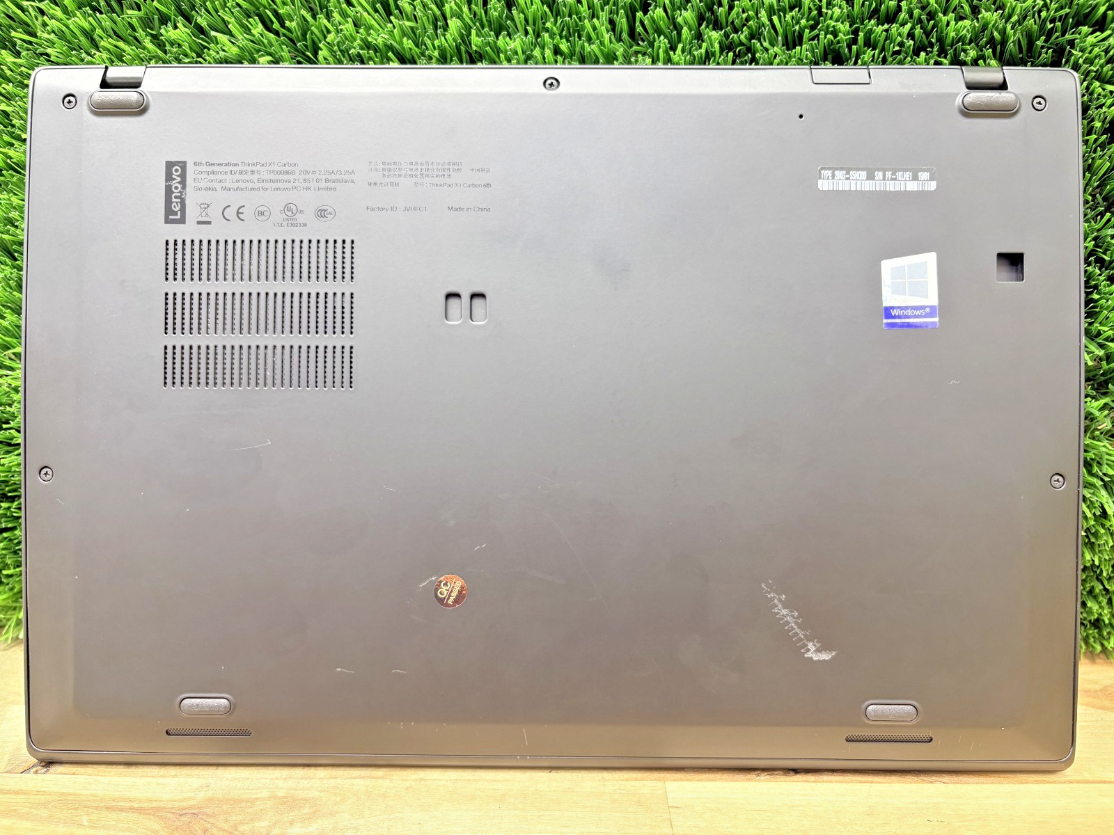 Lenovo ThinkPad X1 Carbon Gen 6 Intel i7-8th Gen 16GB RAM 256GB SSD Win 11 Pro*