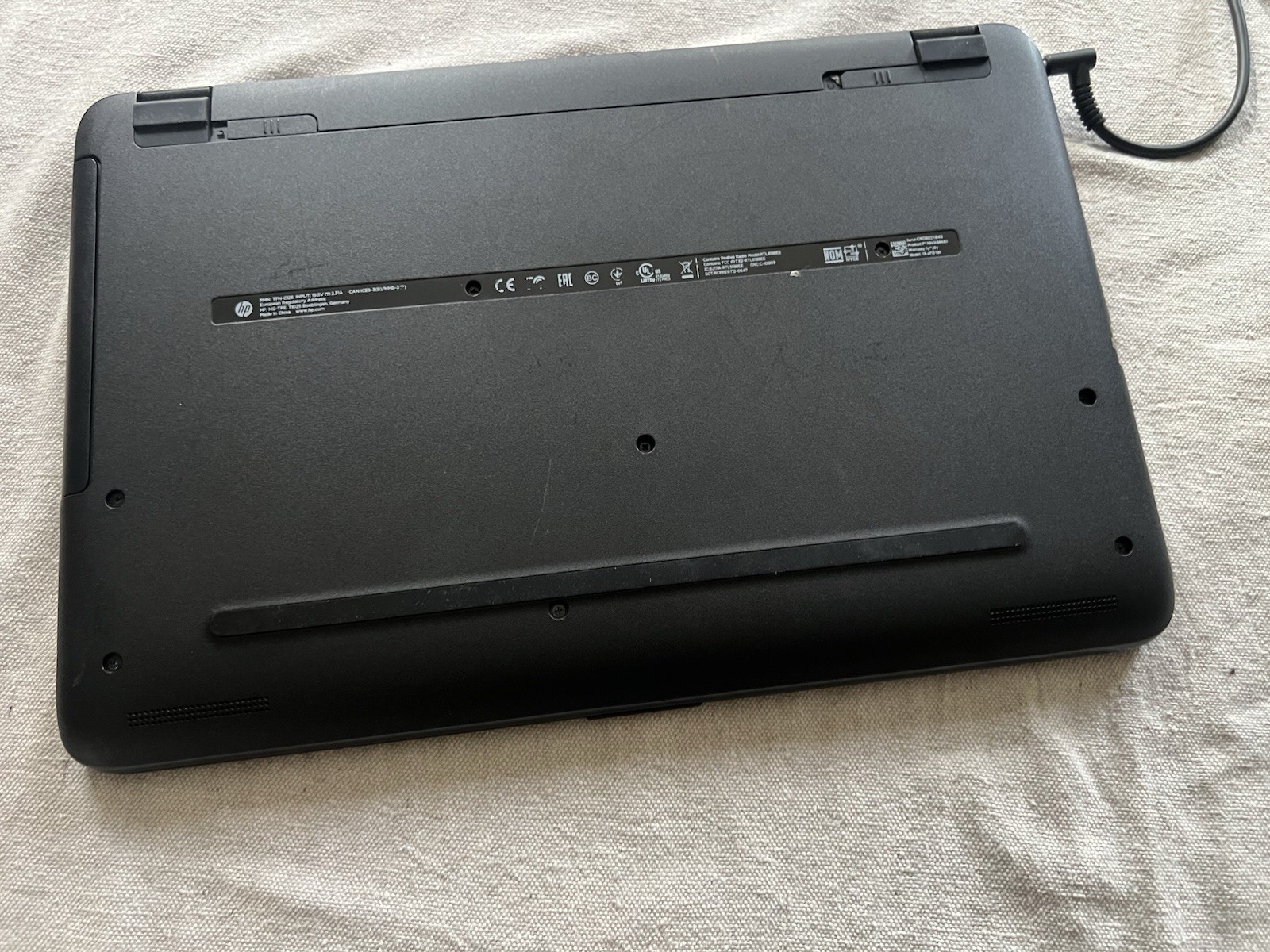 HP 15-af131dx 15.6” Laptop No OS Boots BIOS w Charger Mouse Case READ