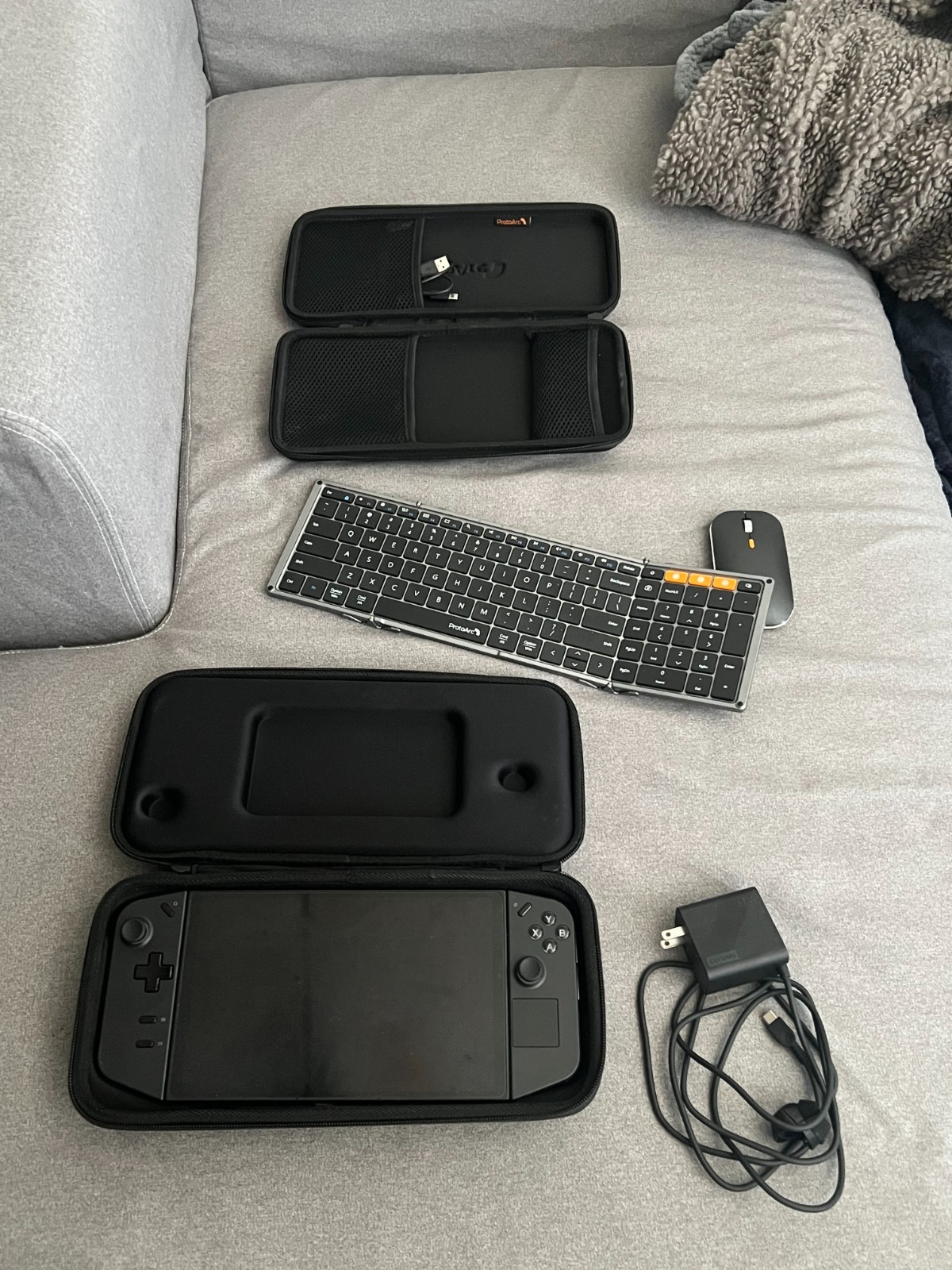 Lenovo Legion Go 8.8 512 gb + Protonarc foldable keyboard + mouse