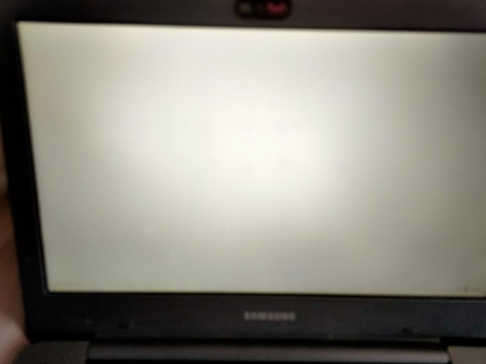 samsung notebook xe501c13 chrome good battery no charger point on screen C Pho