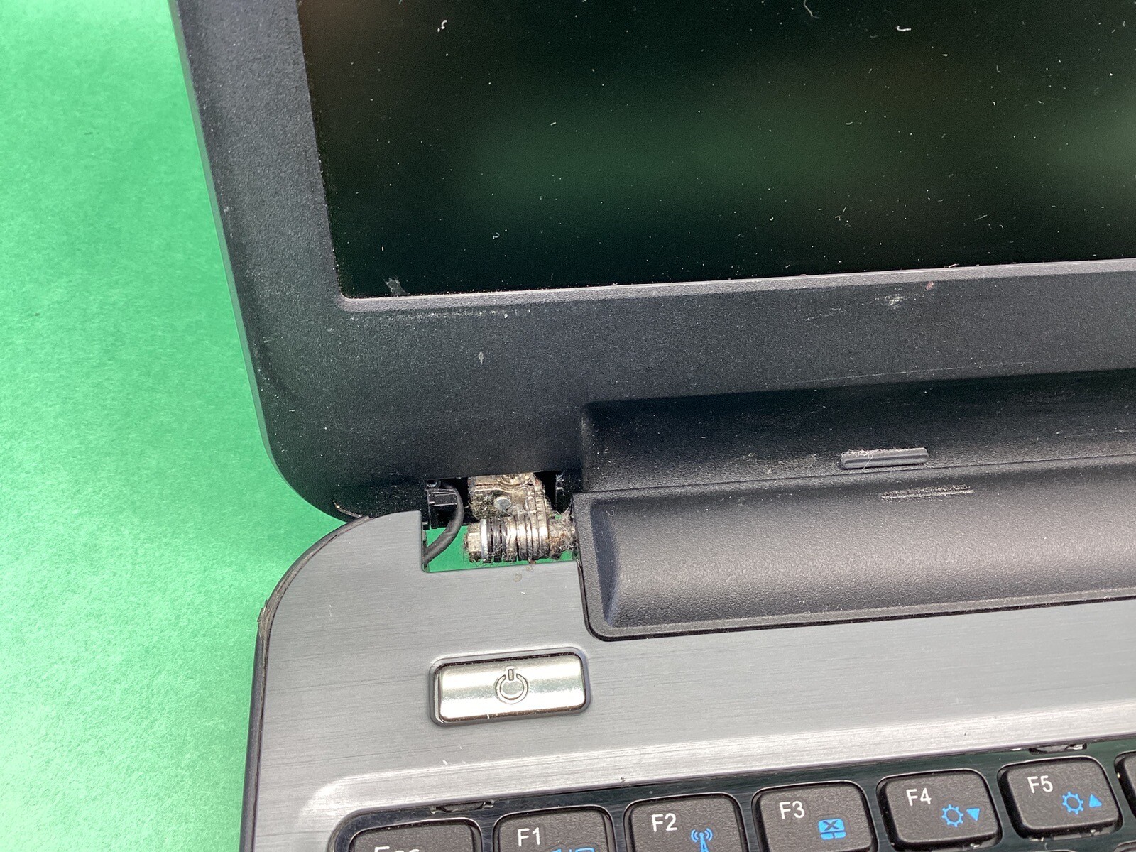 Dell Latitude 3540, i5 Laptop – UNTESTED