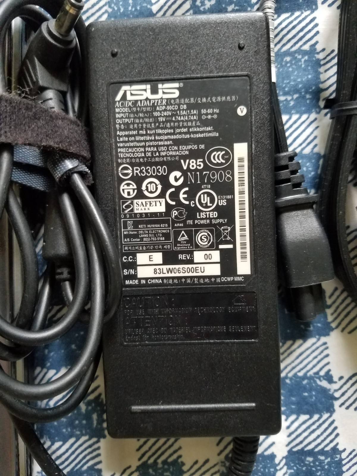 ASUS laptop U30J Laptop Intel Core i3 M370@ 2.4GHz 4GB 320GB HDD Windows 10