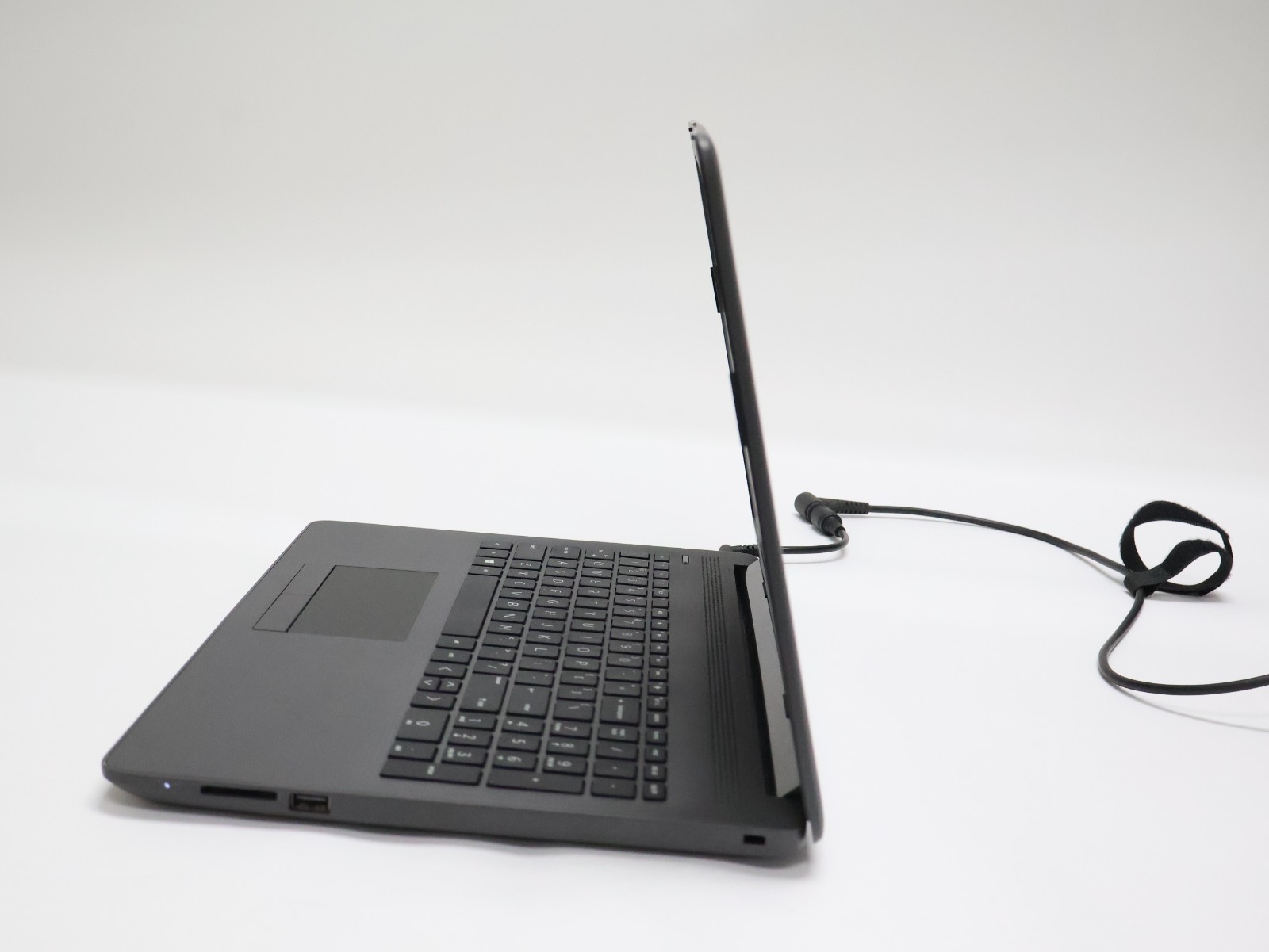 HP Notebook 255 G7 AMD A4-9125 Radeon R3 2.30GHz 4GB RAM 120GB NO BATTERY