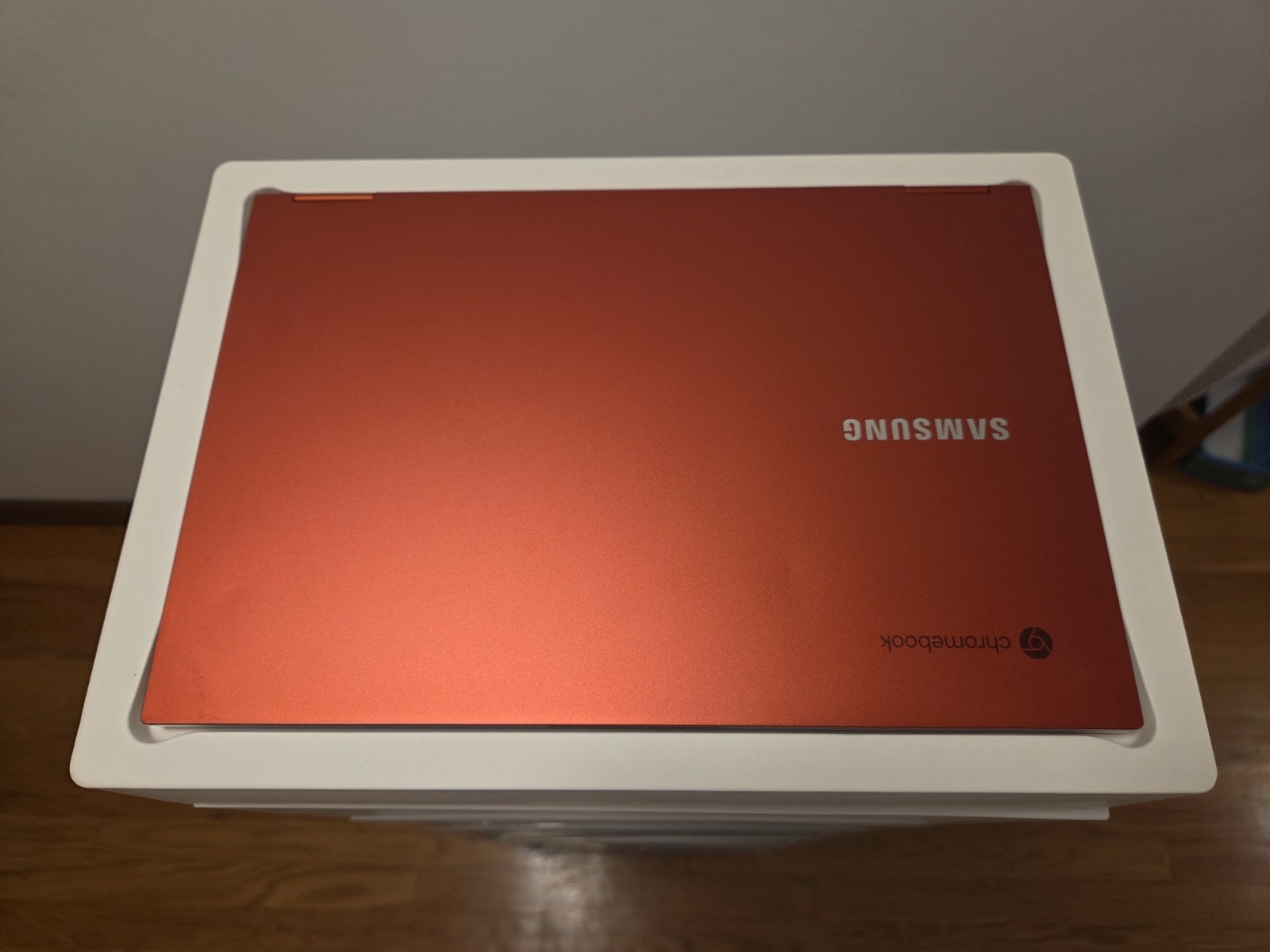 Samsung Galaxy 13.3″ 4K Chromebook Intel Core I5, 8GB RAM, 256GB SSD, Fiesta Red