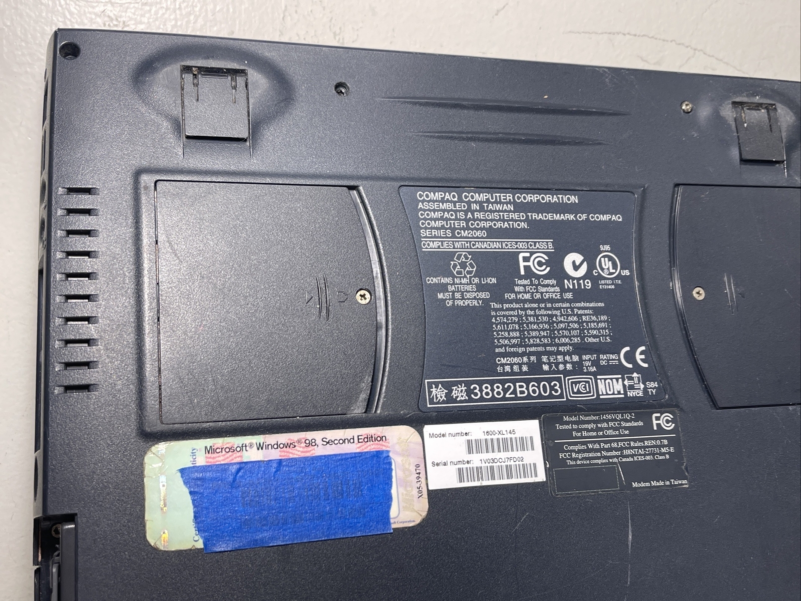 Rare Vintage Compaq Presario 1600 Laptop Pentium II 300MHz – AS-IS, UNTESTED