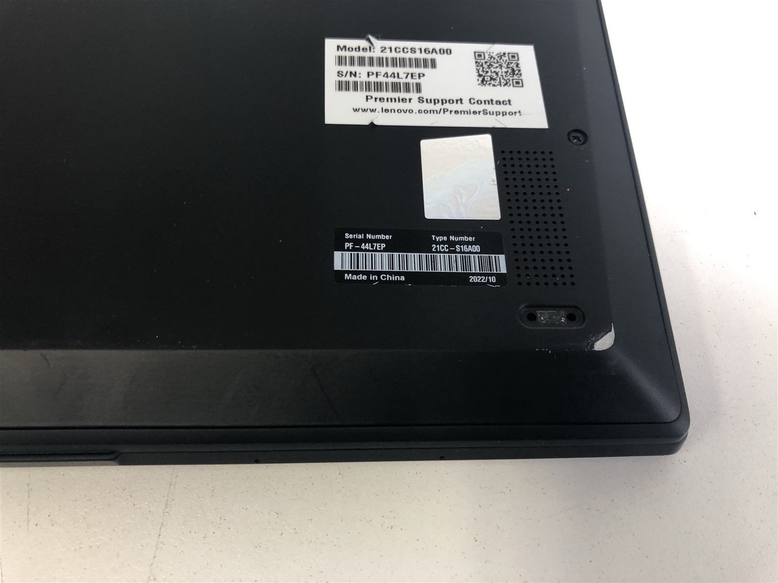 Lenovo ThinkPad X1 Carbon Gen 10: Core i5-1250P 1.7GHz – 16GB – 512GB (SELECT)