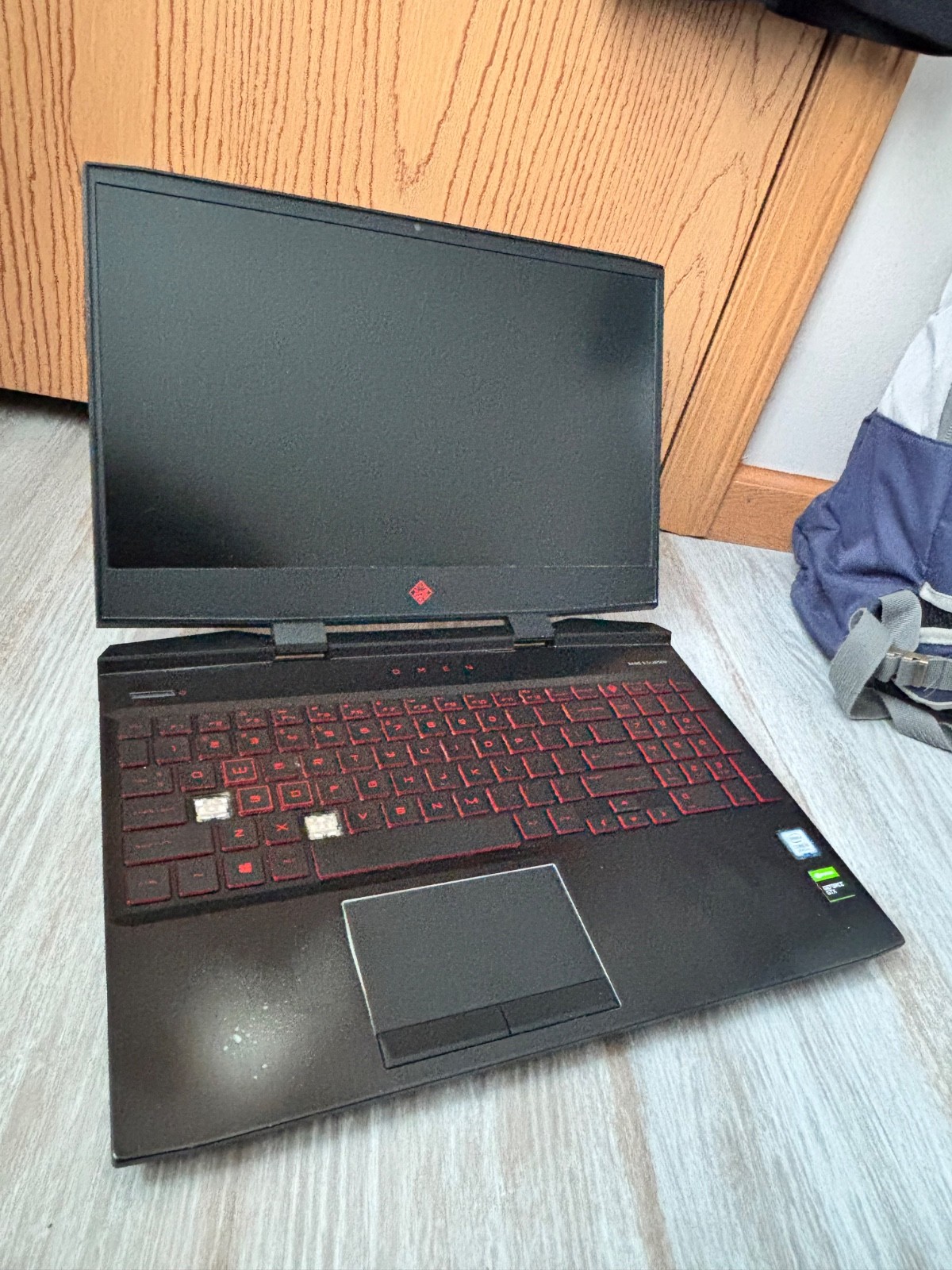 OMEN by HP Laptop 15t-dc100 w/ Original Charger, External Keyboard, Cooling Pad