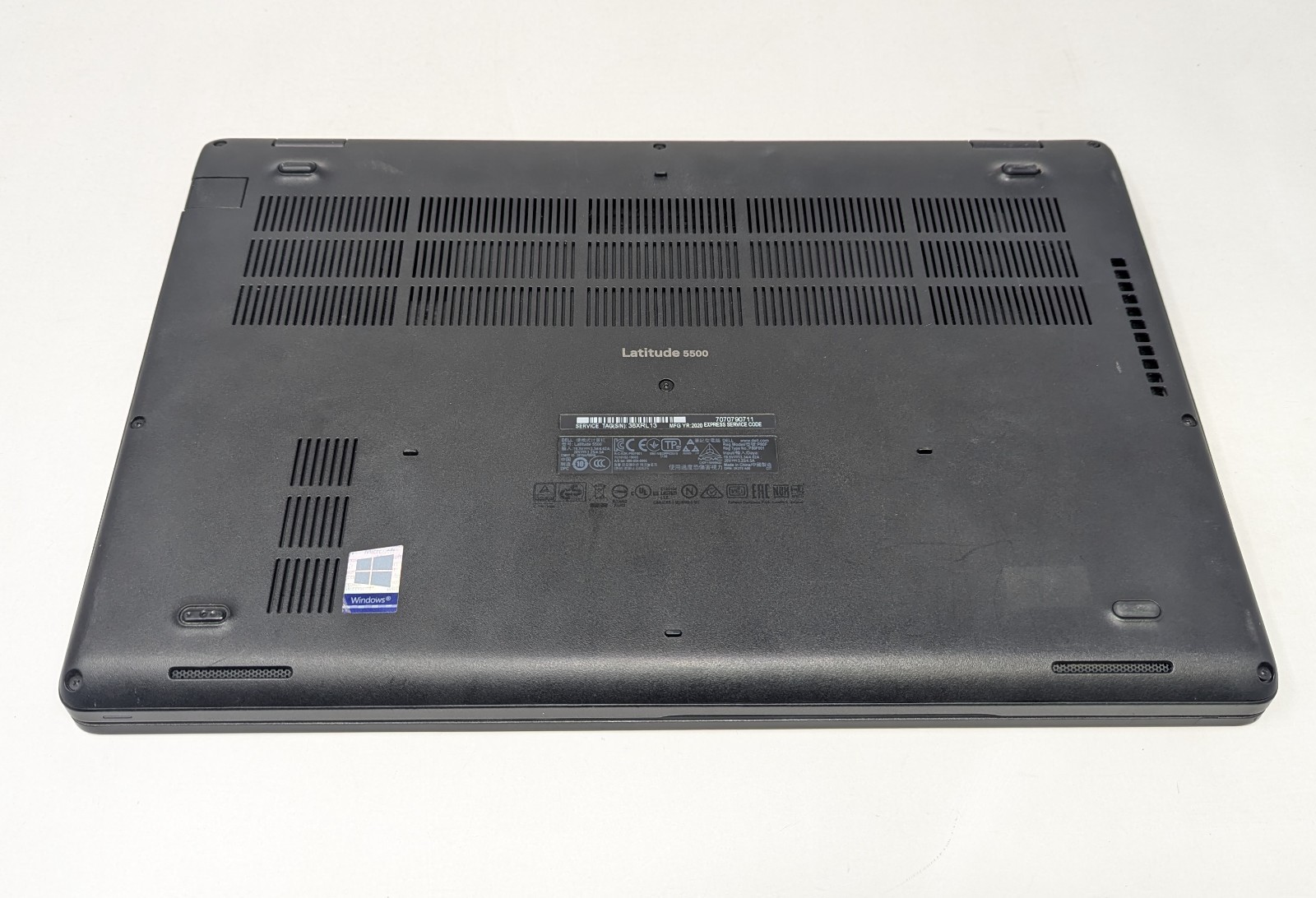 Dell Latitude 5500 – Intel Core i7-8665U 1.91 GHz 8GB DDR4 RAM 512GB SSD No OS