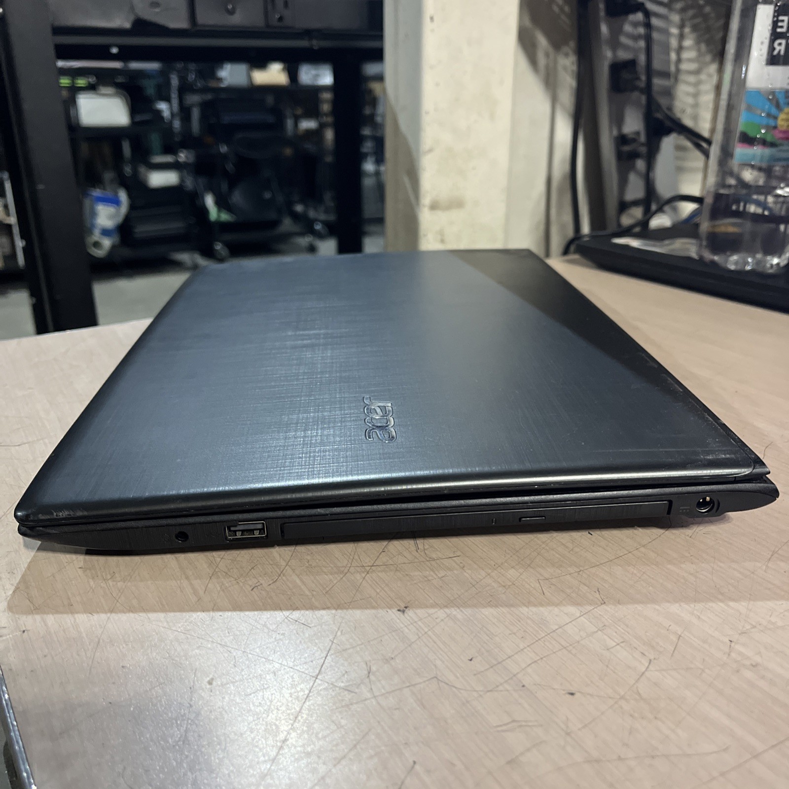 ACER ASPIRE E5-575 INTEL CORE I3 7TH GEN 4GB RAM NO HD