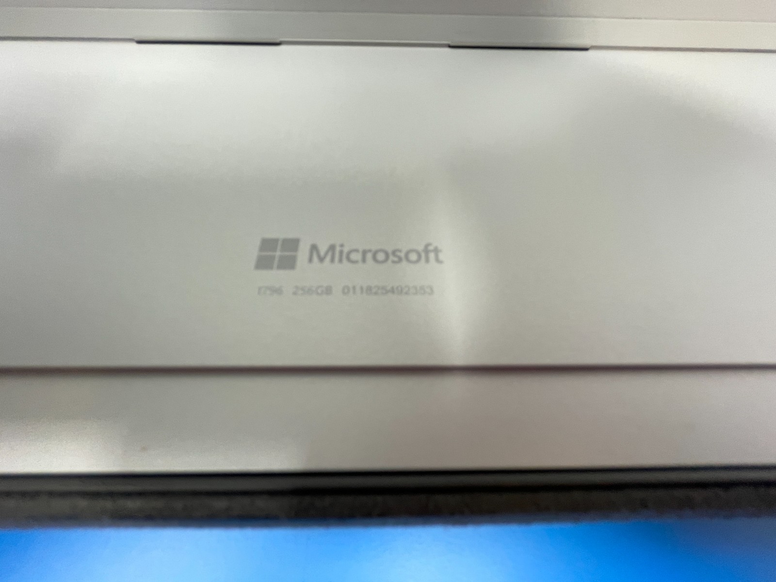 2 Microsoft Surface Pro 6 1796 | i5-8350U 256GB SSD 8GB RAM Windows 11 Pro