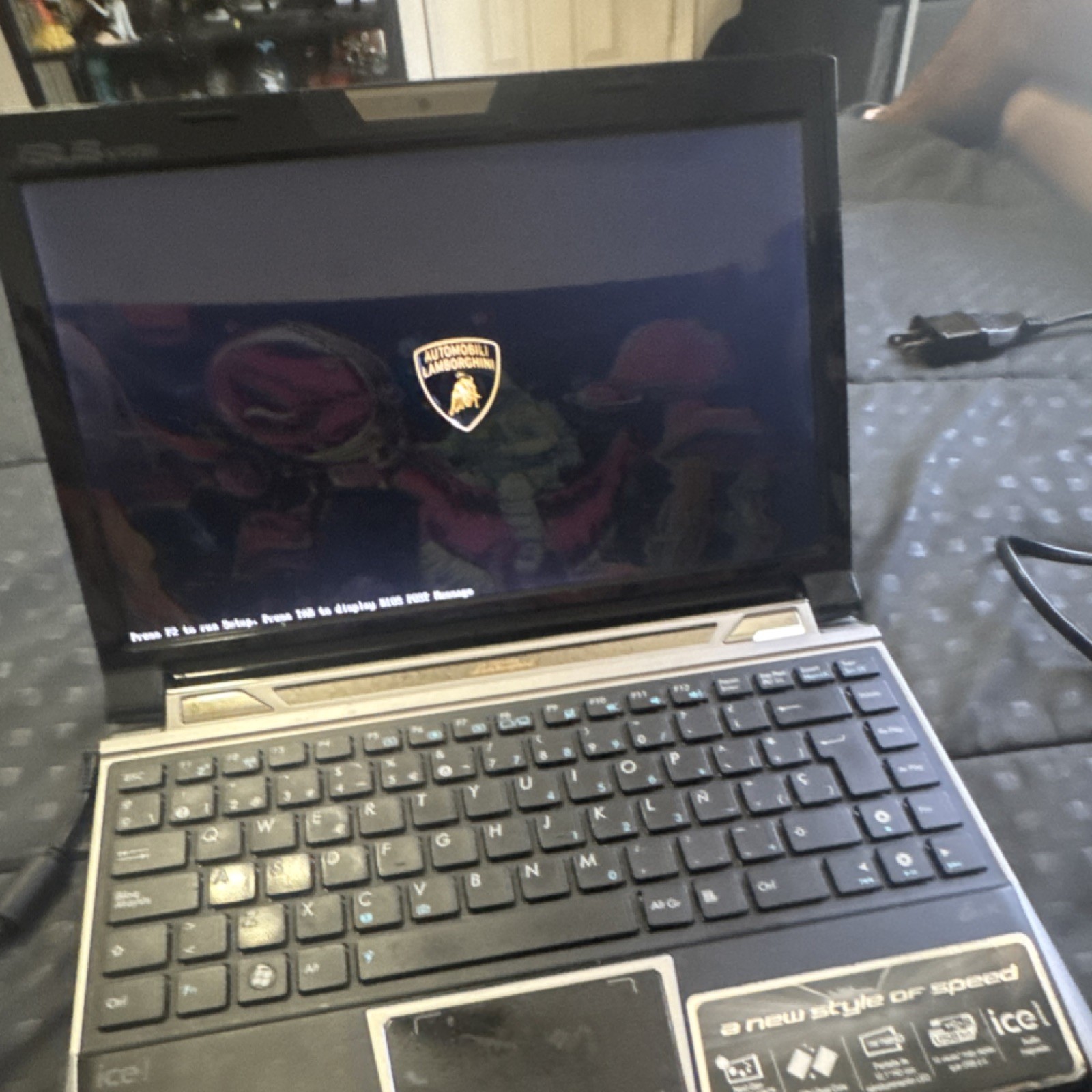 ASUS Lamborghini VX6 Notebook/Laptop White Casual Computing Series
